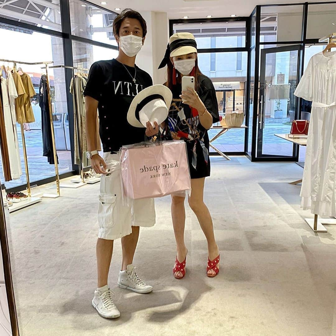 麻美さんのインスタグラム写真 - (麻美Instagram)「最近パパ人気🤣✌️ ． #木更津OUTLET #shopping #love#husband #specialthanks」9月9日 18時31分 - mami0s