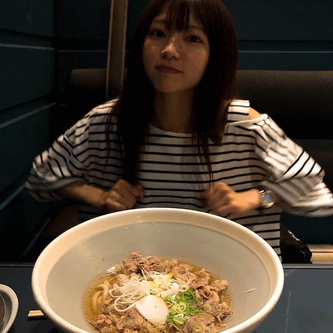 横道侑里さんのインスタグラム写真 - (横道侑里Instagram)「友達とノーメイクノーセットで渋谷に食事しに行った強者です。 マスク最強。 つるとんたん美味しすぎてこれからのお決まりになりました。 私は肉うどん食べたの！ 友達は明太子の卵とじみたいな？シェアしたよ😋」9月9日 18時33分 - sideroad615