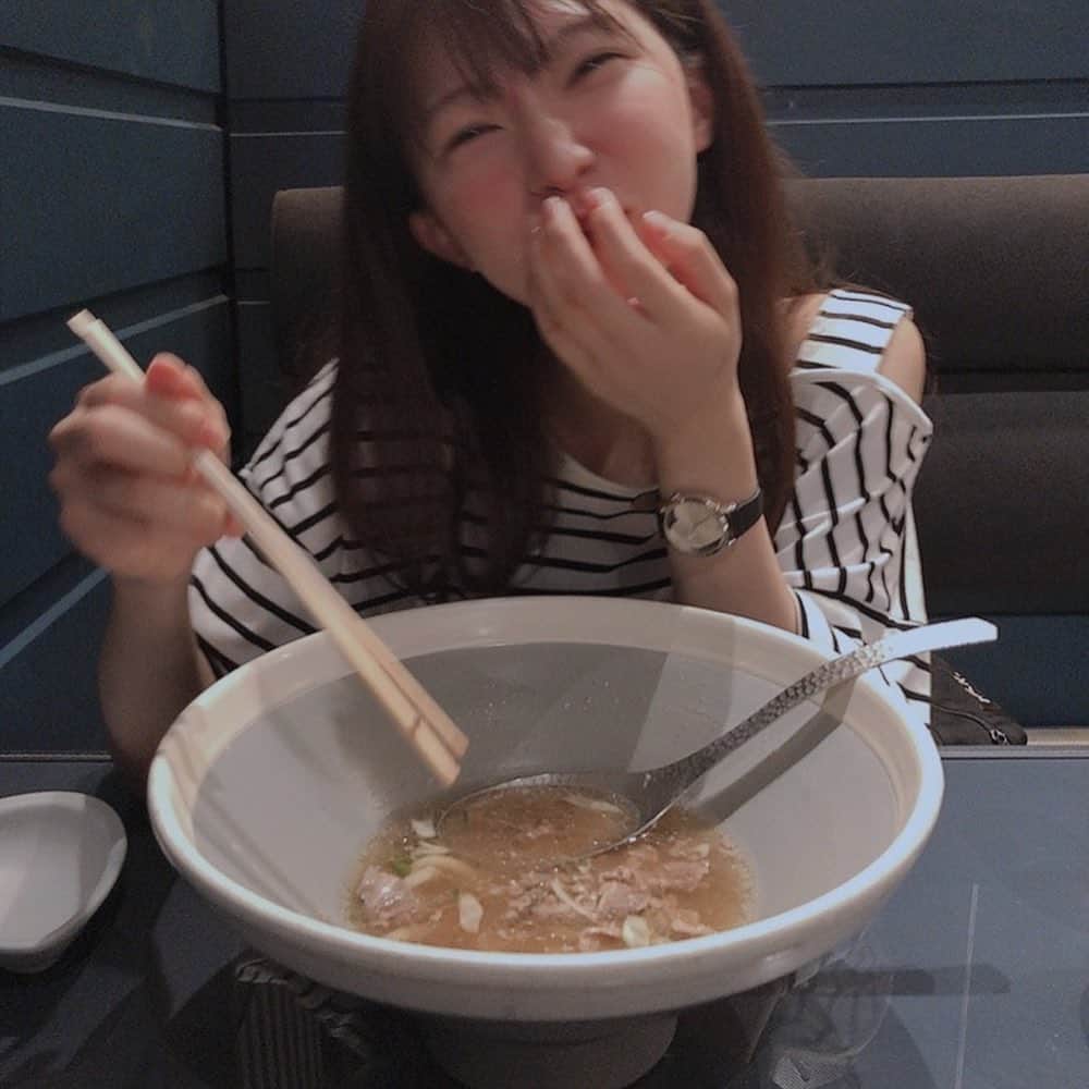 横道侑里さんのインスタグラム写真 - (横道侑里Instagram)「友達とノーメイクノーセットで渋谷に食事しに行った強者です。 マスク最強。 つるとんたん美味しすぎてこれからのお決まりになりました。 私は肉うどん食べたの！ 友達は明太子の卵とじみたいな？シェアしたよ😋」9月9日 18時33分 - sideroad615