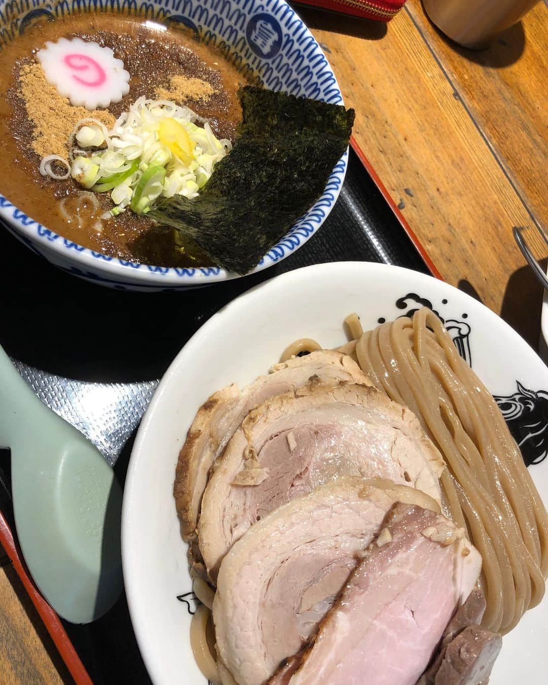 勝矢さんのインスタグラム写真 - (勝矢Instagram)「つけ麺屋でつけ汁つけ過ぎて麺が余った😭😭😭 なんかつけるやついつもつけ過ぎちゃう すき焼きも卵4個ぐらい使うwww」9月9日 18時35分 - ajakatsuya