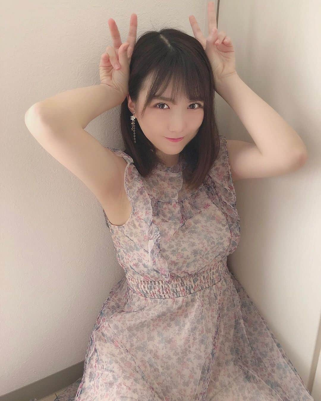 平口みゆきさんのインスタグラム写真 - (平口みゆきInstagram)「4枚載せちゃる。 . . . . . #うさちゃんピース #花柄ワンピース #ストレートヘア #ミディアムヘア #selfie #me #followｍe #instagood #平口みゆき #hiraguchimiyuki」9月9日 18時38分 - hiraguchimiyuki25