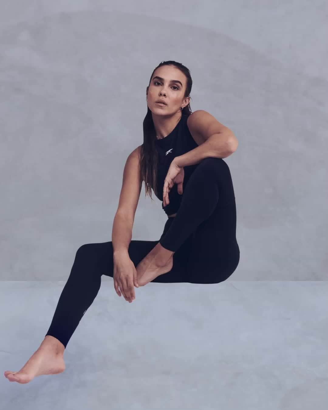 のインスタグラム：「Les Mills 2020 FW NEW COLLECTION ～スペシャルキャンペーン開催中～  新作レズミルズ商品1点以上を含む、レズミルズ商品合計11,000円(税込)以上をお買い上げいただくと、抽選で200名様がLES MILLS オンラインイベントに当選。10/31(Sat)23:59まで。 詳細はプロフィールトップのハイライトからリンクをチェック！ #リーボック #LesMills #レズミルズ」
