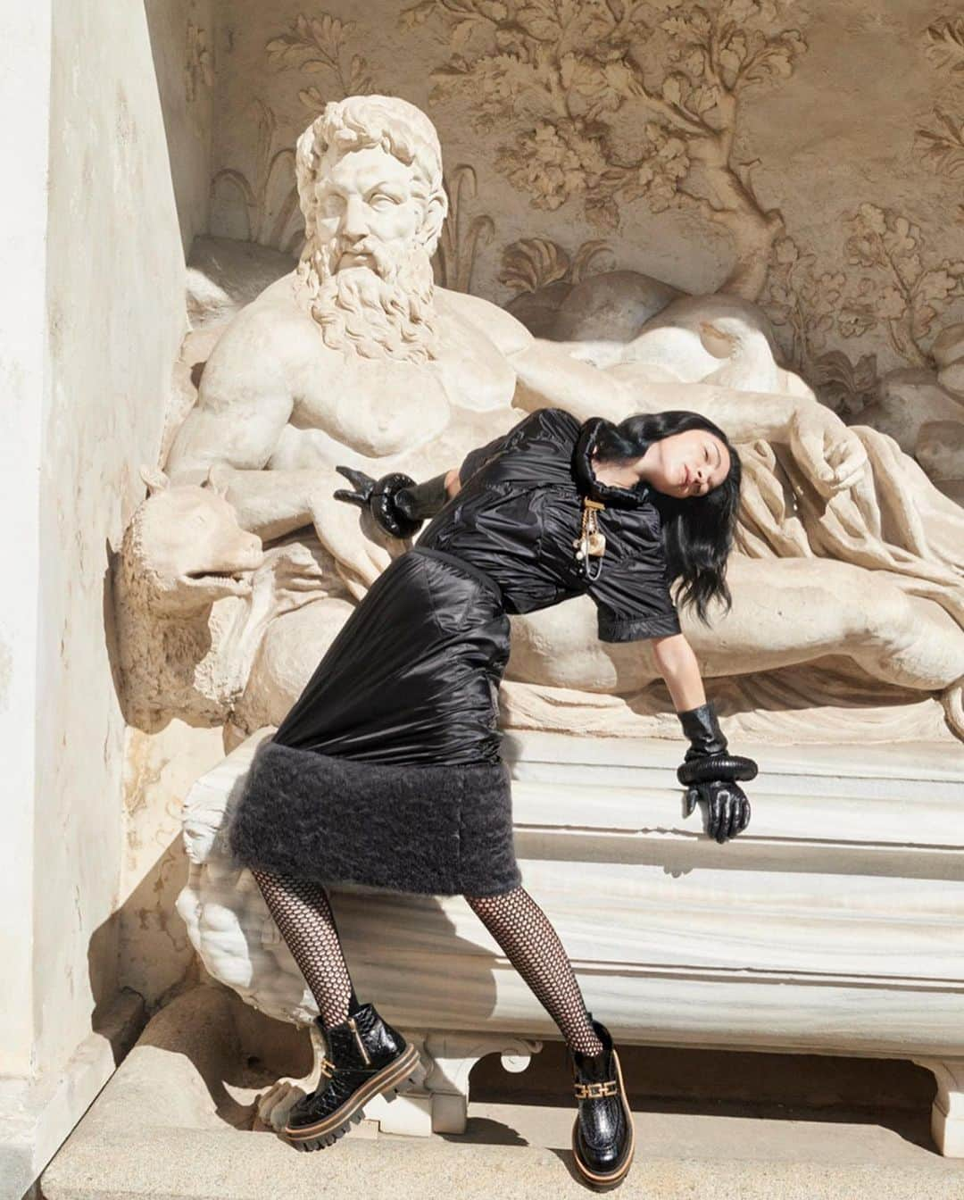 マリアカルラ・ボスコーノさんのインスタグラム写真 - (マリアカルラ・ボスコーノInstagram)「🌟 @Moncler @VeronicaLeoni #MONCLER1952 #MONCLERGENIUS  Photography 📸 @AndreaSpotornoPhotography Hair @michele_m82 Beauty @iamcristianaceccarelli」9月9日 18時54分 - mariacarlaboscono