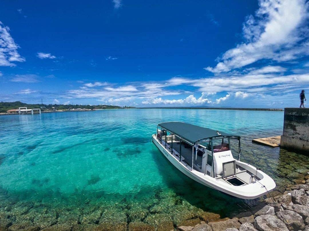 Be.okinawaさんのインスタグラム写真 - (Be.okinawaInstagram)「Hatoma Island, surrounded by azure water, certainly attracts anyone who visits here with its brilliant ocean often referred to as #Hatoma-blue.  After you sway rhythmically on a 45-minute ferry ride from Ishigaki Island, leisurely island time awaits you. Doesn’t that sound a little luxurious?  📍: Hatoma Island 📷: @hiroshi_0515 Thank you for your lovely picture!  We look forward to welcoming you when things settle down. Stay safe! #okinawaathome #staysafe  Tag your own photos from your past memories in Okinawa with #visitokinawa / #beokinawa to give us permission to repost!  #hatomaisland #yaeyamaislands #鳩間島  #하토마섬 #야에야마제도 #八重山諸島 #hatomablue #remoteisland #japan #travelgram #instatravel #okinawa #doyoutravel #japan_of_insta #passportready #japantrip #traveldestination #okinawajapan #okinawatrip #沖縄 #沖繩 #오키나와 #여행 #打卡 #여행스타그램」9月9日 19時00分 - visitokinawajapan