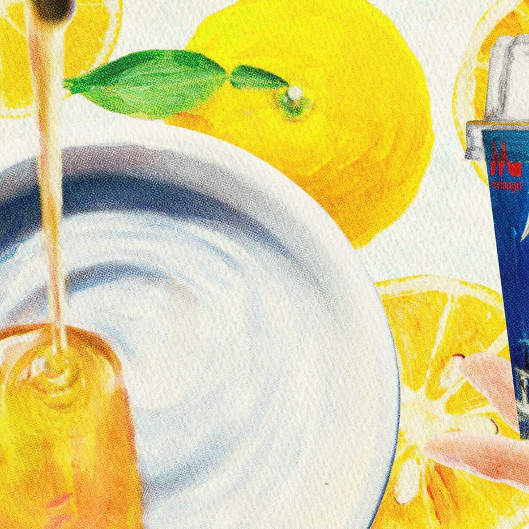 濃密ギリシャヨーグルト パルテノのインスタグラム：「まだ残暑が厳しい今日この頃。華やかな香りで涼やかさを届けてくれるのは、「#パルテノ ゆず蜜ソース付」。⁣ 別添えのソースには、柚子果汁と柚子ピールの香りをフレッシュなままに閉じ込めているから、⁣ 爽やかな風味を味わう前にまずは香りに癒されるはず！ちなみに、柚子の木は実がなるまでに時間がかかる植物。⁣ 仕事に、勉強に、子育てに、忙しい時こそ、パルテノと柚子が丁寧にゆっくり育んできた〝シガシガ〟な時間を感じながら、⁣ おいしいカラダづくり習慣をはじめてみませんか。⁣ .⁣ #パルテノ⁣ #新商品⁣ #ゆず蜜ソース⁣ #ギリシャヨーグルト⁣ #健康⁣ #ボディメイク⁣ #ヘルシー⁣ #ヨーグルト⁣ #健康食⁣ #たんぱく質⁣ #ボディーメイク⁣ #フォトジェニックフード⁣ #プロテイン⁣ #プロテインダイエット⁣ #シガシガ⁣ #ゆっくりいきましょ⁣ #柚子⁣ #ゆず⁣ #柑橘」