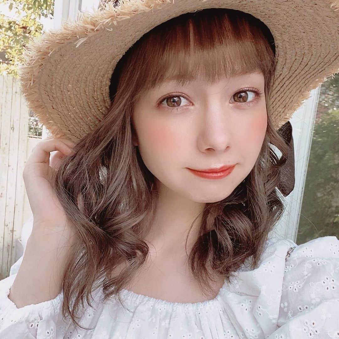 柴田あやなのインスタグラム：「必死にまだ載せてなかった写真探し出した🔍 Ulikeで撮ると目キラキラになりすぎて怖って思ってたらなんかそういう加工があったらしい（笑）キラキラすぎる」
