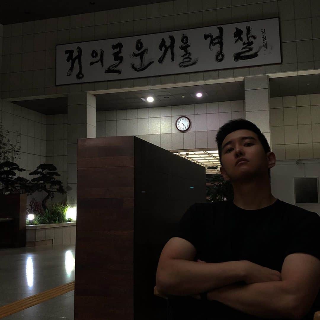 ビボム のインスタグラム：「정의로운서울의경👮🏻‍♂️」