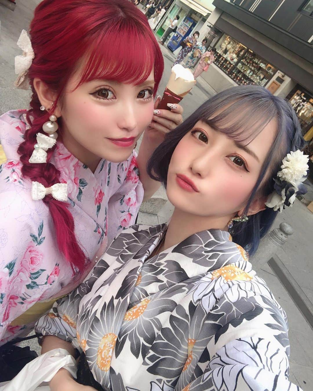 みつきさんのインスタグラム写真 - (みつきInstagram)「. . . キキララコンビ💙❤️ 組み合わせ最高すぎた🔆🔆 . . . . .  #burlesquetokyo #burlesque #バーレスク東京 #バーレスクみつき #スーパーバーレスク #partyon #パリオン #六本木 #Roppongi #ショータイム #showdancer #ダンス #dancer #ポールダンス #シャンパン #シャンパンガール  #水着 #かわいい #ショート女子 #浴衣 #浅草 #vasara浅草本店 #レッドカラー #ブルーパープル #キキララ #最高 #休日 #デート #follow #followme」9月9日 19時23分 - omitu412