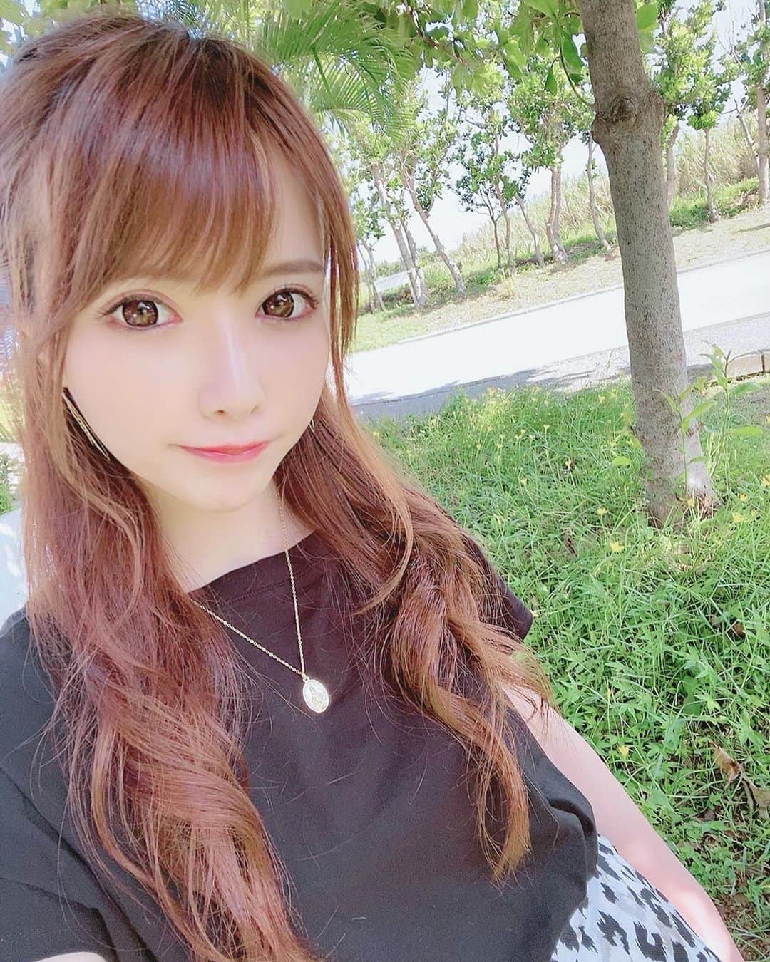 優月美羽さんのインスタグラム写真 - (優月美羽Instagram)「カラコンは @lanicon_official さんの💗 お気に入りのnaturalビッグチョコ🍫これ盛れるからまた頼んだ❤️👀 もう一個頼んだやつがあるから付けたらまた載せます🥰  ネックレスは丸いゴールドの探しててやっと見つけた😎👍 可愛い〜〜💗 @adel_accessoryshop のだよん！ クーポン出ていて【miu】入力すると20%OFFになります😆💓 メンズ、レディース共に付けれます👍🧏‍♀️  #lanicon #ラニコン #カラコン #カラコンレポ #naturalbigchoco #1年カラコン #送料無料  #ネックレス #ゴールドネックレス #necklace #ootd #instalike」9月9日 19時33分 - miu.yuzuki