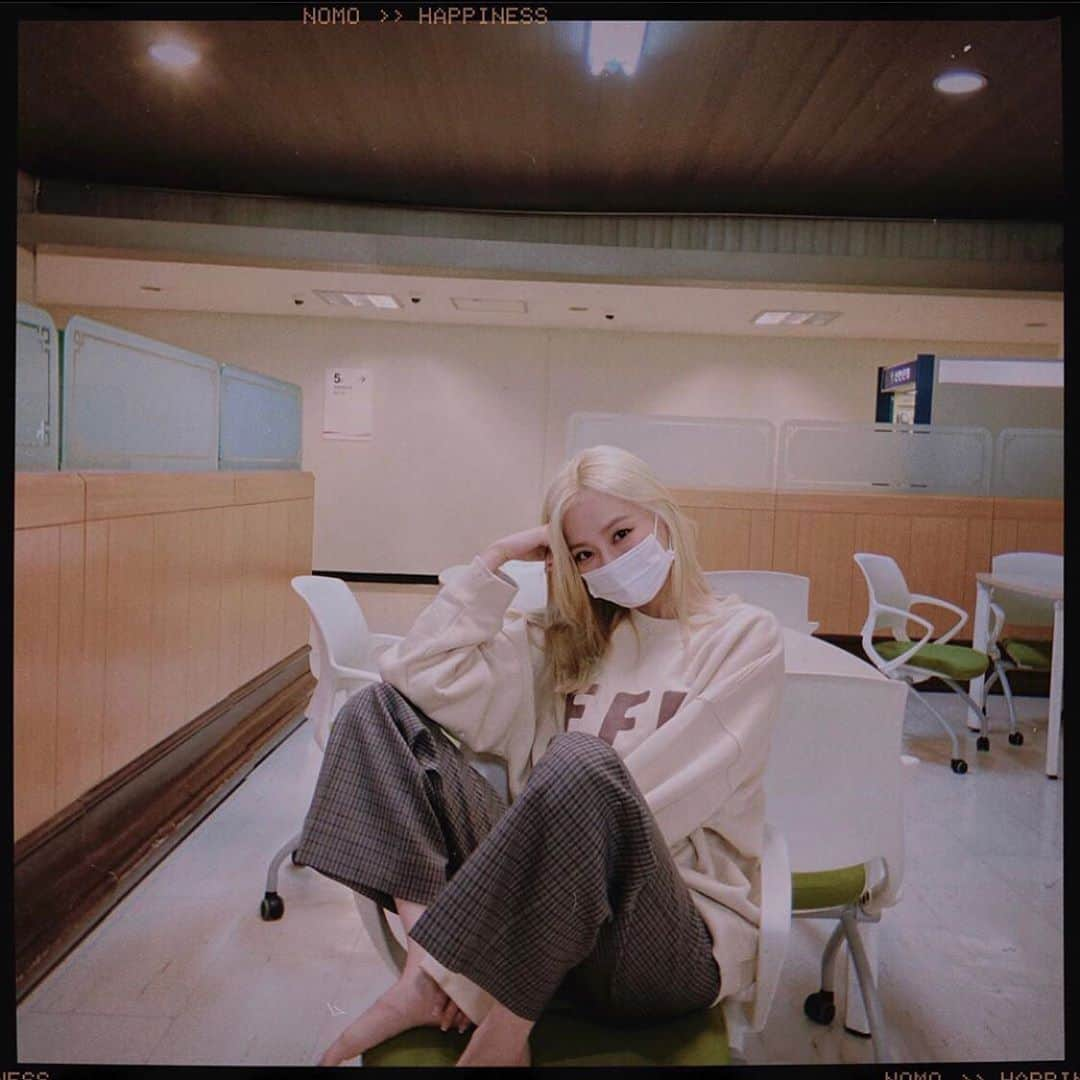 ソンのインスタグラム：「♥ 200909 @yyyyeeun instagram update – [예은] 고생했어요 다들 😴 [yeeun] good job everyone 😴 – #CLC #씨엘씨 #yeeun #예은 #イェウン #jangyeeun #clcyeeun #yeeunclc #💜 #seungyeon #승연 #seunghee #승희 #yujin #유진 #sorn #손 #ชลนสร #elkie #엘키 #莊錠欣 #eunbin #은빈 #clctranslations #kpop #kpopgirlgroups #kpopstagram #kpoprapper」