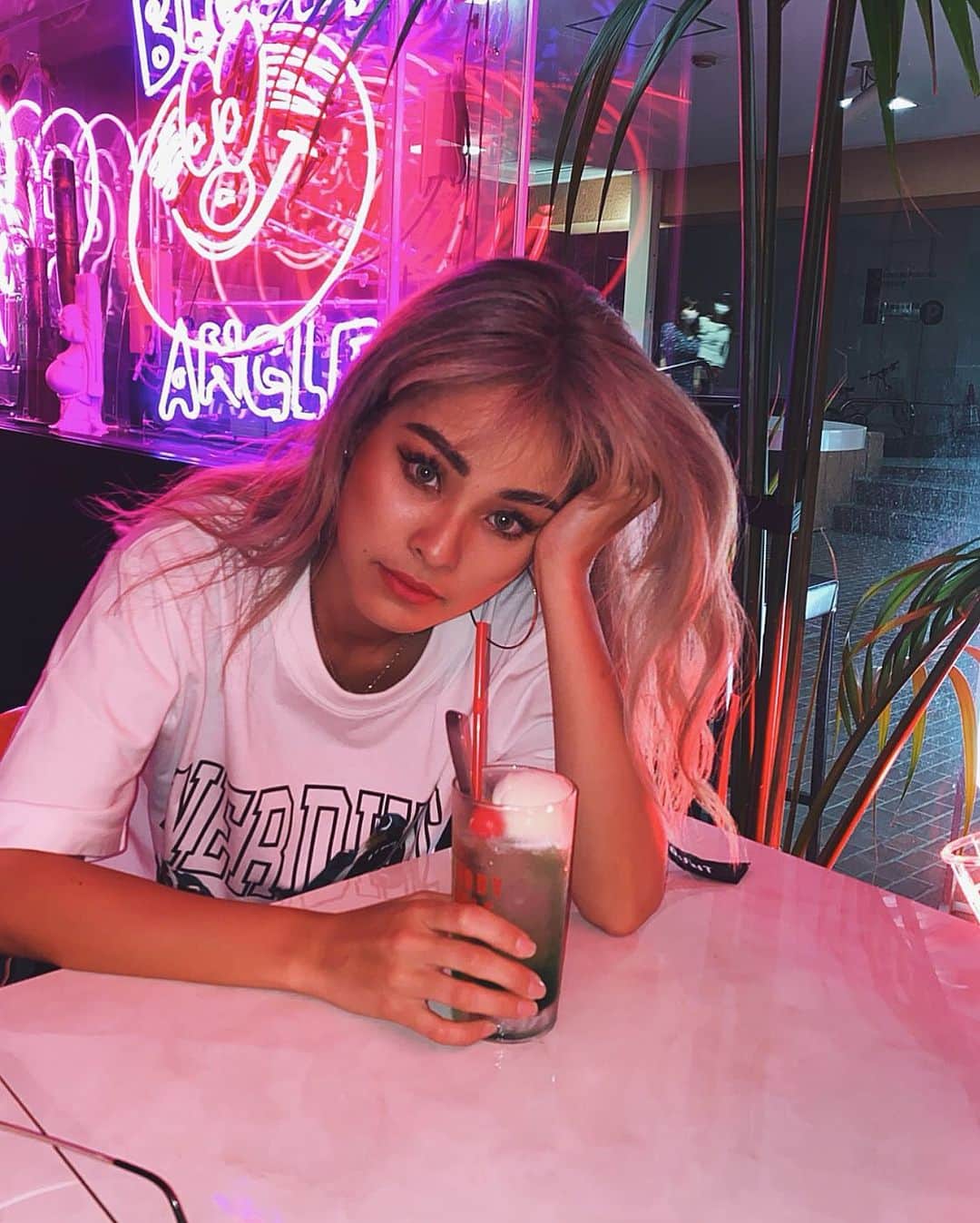 のインスタグラム：「メロンソーダ大好きです(お店限定)💚 #instagood#instadaily#ootd#melonsoda#mood#メロンソーダ#🥤」