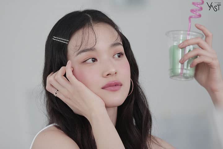 シン・ドヒョンのインスタグラム：「@vastree.playing 💜」