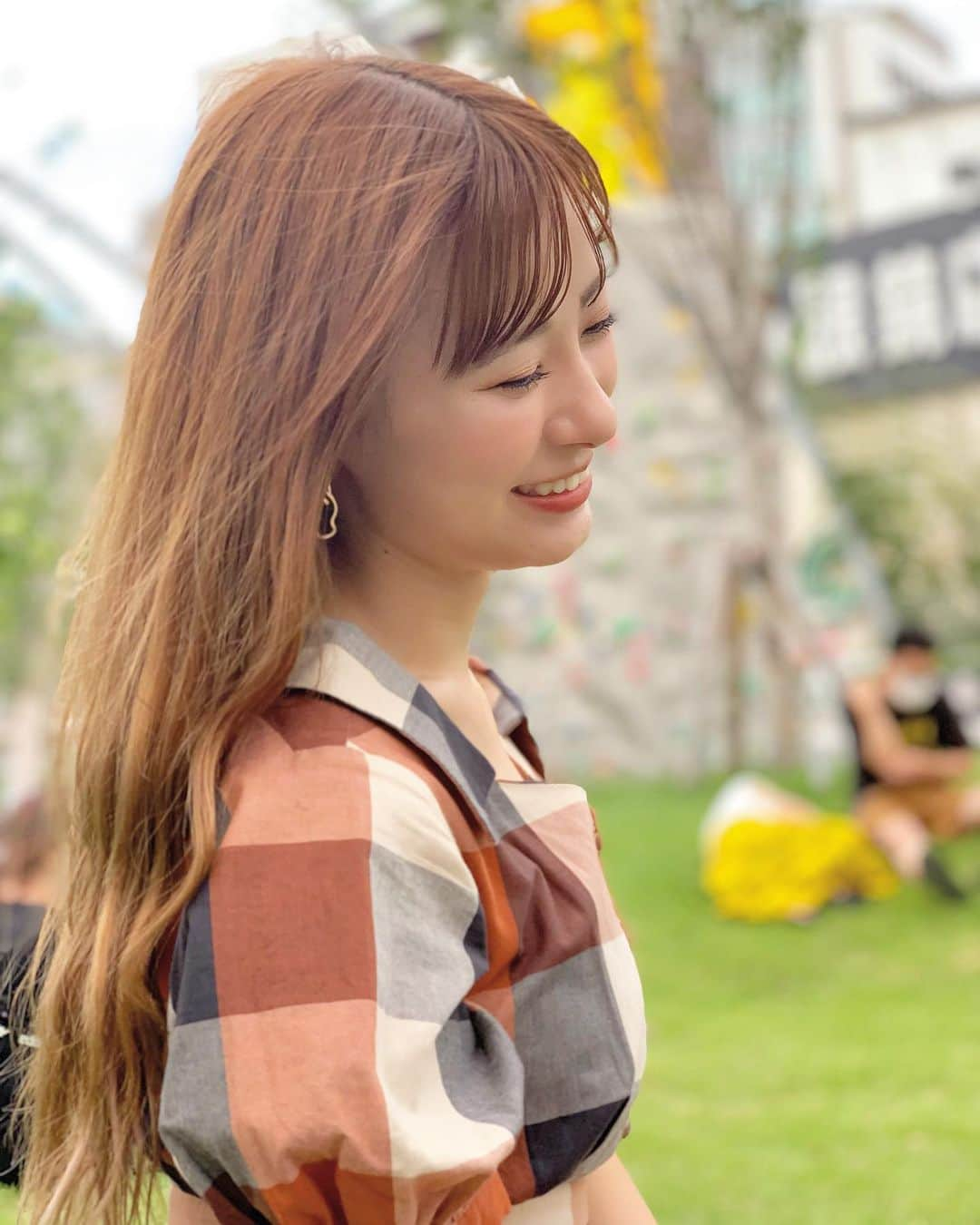 生田衣梨奈さんのインスタグラム写真 - (生田衣梨奈Instagram)「♥誰といったの？♥﻿ ﻿ スムージー誰といったの？って﻿ コメントがめちゃくちゃ多かったです！！！﻿ ﻿ 譜久村聖ちゃんでした！！！！﻿ ﻿ そして。。。﻿ カメラマンも譜久村聖ちゃんです！！！！﻿ ﻿ やっぱり素材がいいからなーーーー笑笑﻿ うつりがいいですね！笑笑﻿ ﻿ 盛れました♥﻿ ﻿ どーですか？？？？？﻿ ﻿ ピアスはQoo10でゲットしたやつだよー♥﻿ ﻿ 9月9日は9期の日ですね！！！！﻿ ﻿ #morningmusume20 #モーニング娘20﻿ #helloproject  #顔面国宝﻿ #えりぽんかわいい #アイドル﻿ 存在が #インスタ映え #かわいい﻿ #Love #beauty﻿ #followme #makeup﻿ #Instagram #instagood﻿ #메이크업 #얼스타그램﻿ #ig_Japan #팔로미﻿ #フォロー歓迎 #ootd﻿ #譜久村聖 #MIYASHITAPARK﻿ #Shibuya  #渋谷﻿ #いいね #smoothie﻿ #IDOL #골프﻿ #SELFIE #셀카」9月9日 20時04分 - erina_ikuta.official