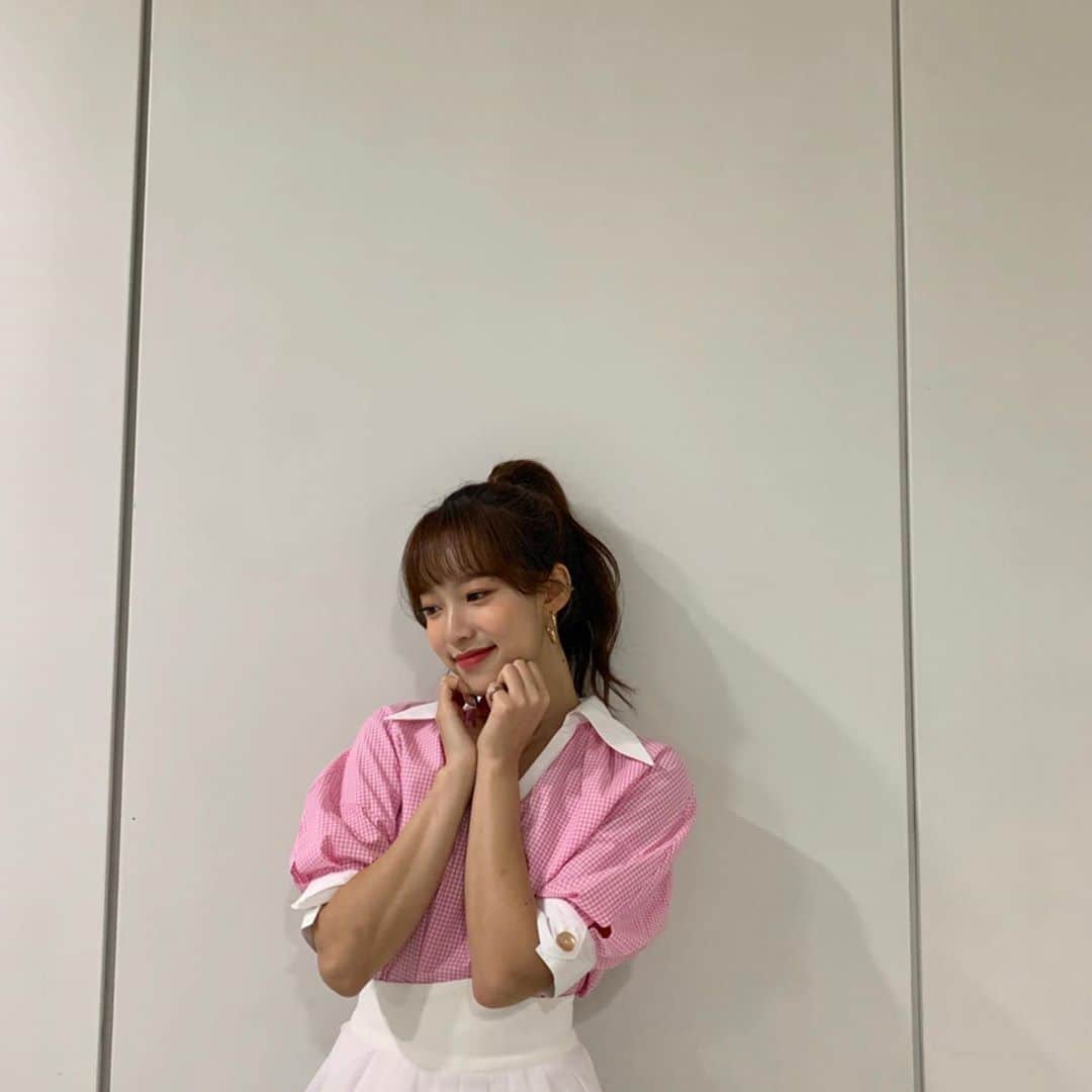 のインスタグラム：「Feeling🎀」