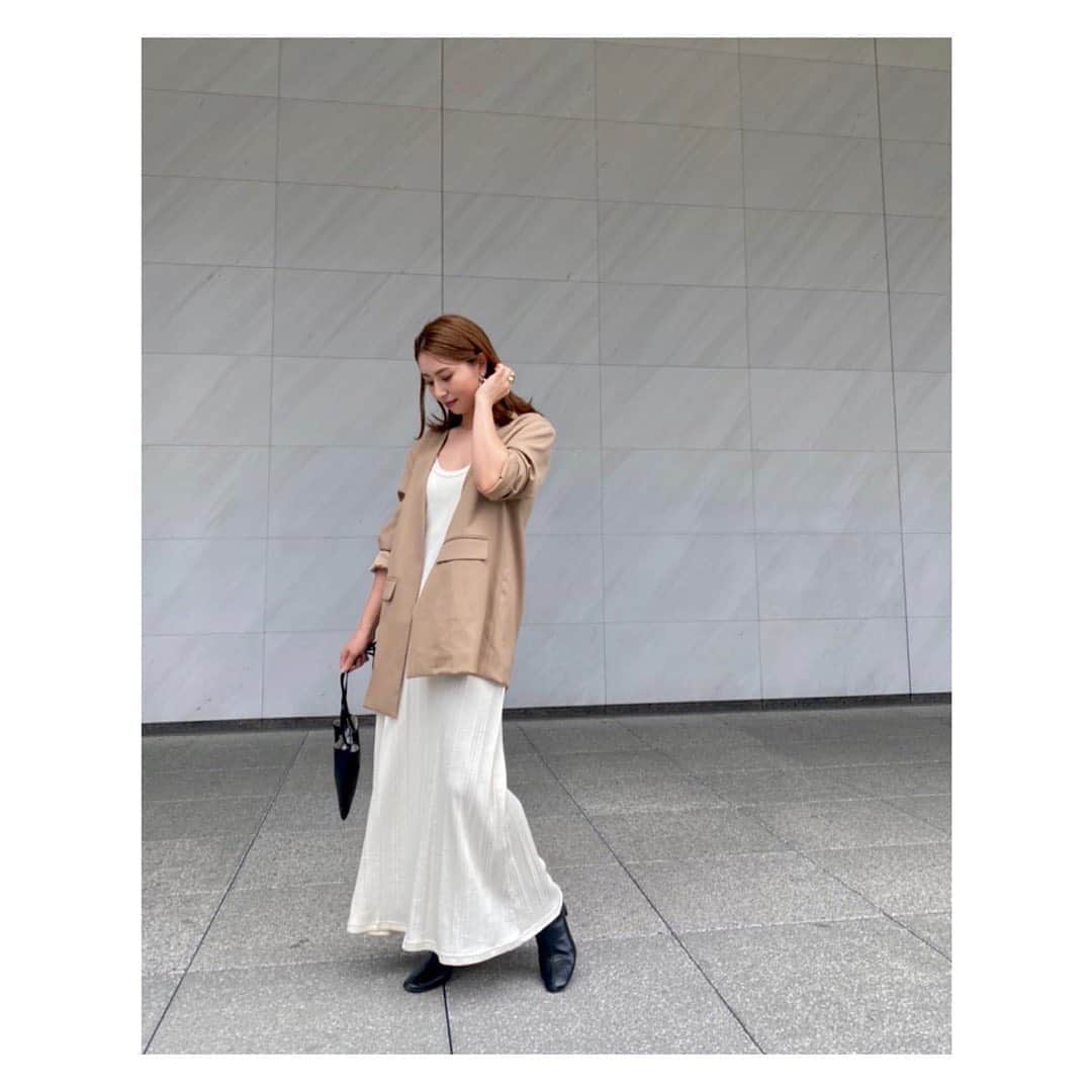 ETRÉ TOKYO ストアさんのインスタグラム写真 - (ETRÉ TOKYO ストアInstagram)「@etretokyo﻿ ﻿ Staff：ルミネ新宿店 ﻿ Mami 160cm 【@mami_geerisz 】﻿ ﻿ #レイヤードジャケット﻿ ￥36,000 + TAX﻿ 着用：BEIGE / S﻿ ﻿ #ランダムリブロングタンクワンピース﻿ ￥12,000 + TAX﻿ 着用：WHITE﻿ ﻿ #etretokyo#etre#fashion#ootd#outfit#coordinate#casual##etretokyo_staff_ootd#2020ETRE_AW﻿ #エトレ#エトレトウキョウ#シンプルコーデ#大人コーデ#大人カジュアル  #ルミネ新宿#秋アウター#ワンピース」9月9日 20時12分 - etretokyo_store