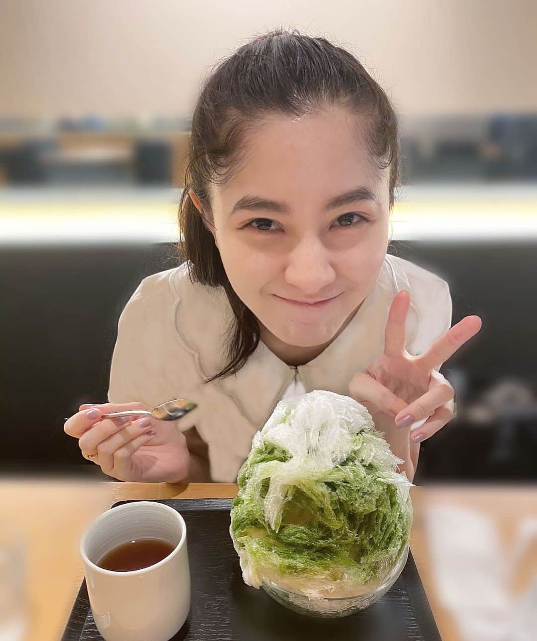 雪嶋桃葉のインスタグラム：「和系のものを食べる時のお茶の美味しさたるや〜」