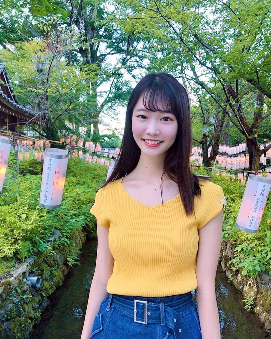 齋藤佳穂のインスタグラム：「お披露目の日から約１ヶ月たちました🥺 この夏は一番アツイ夏になりました 皆様のあたたかさに何度も涙腺崩壊しました😭✨本当にありがとうございます💗  夏の終わりの松尾大社の八朔祭！ 今年はコロナの影響で規模を縮小していて、例年はにぎやかですが、今年は風鈴の音が優しく響いていました🎐  #松尾大社 #八朔祭 #かき氷 #京都カフェ #ミスキャンパス立命館 #ミスキャンパス立命館2020 #ミスキャン #ミスキャンパス #ミス立命館 #立命館大学 #京都 #女子大生 #mcr2020 #mcr #bkc #ritsumeikan」