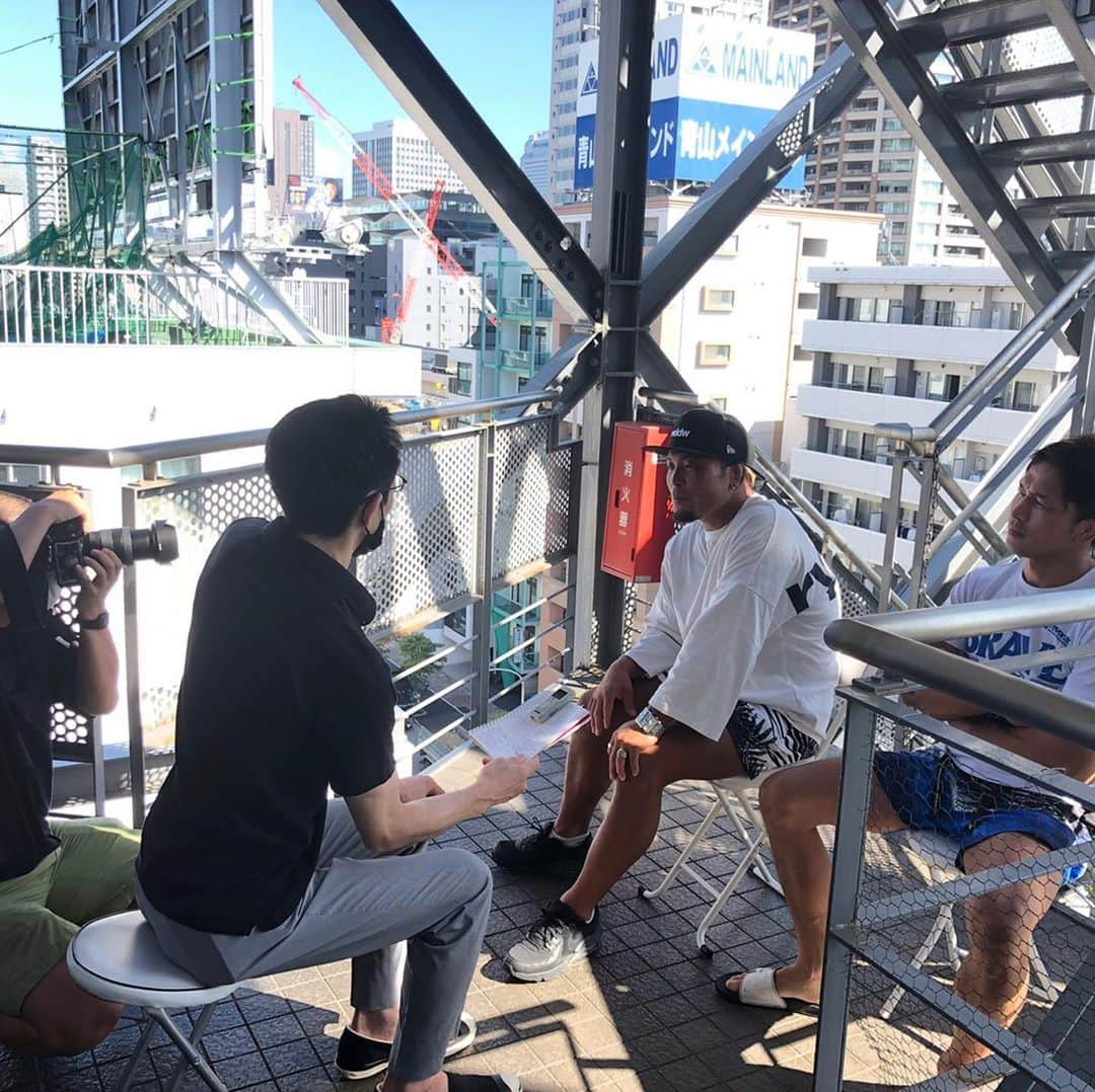 宮田和幸さんのインスタグラム写真 - (宮田和幸Instagram)「武田とゴング格闘技の取材受けました。 竿本樹生の取材もお願いします！ #ブレイブジム #bravegym #rizin #mma #武田光司 #reversal #rvddw」9月9日 20時46分 - miyata.hercules