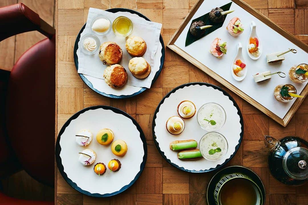 Andaz Tokyo アンダーズ 東京さんのインスタグラム写真 - (Andaz Tokyo アンダーズ 東京Instagram)「Enjoy a mid-week retreat to the 51st floor with our calming #lemongrass afternoon tea 🍃🍵  #afternoontea #レモングラス #アフタヌーンティー」9月9日 20時47分 - andaztokyo
