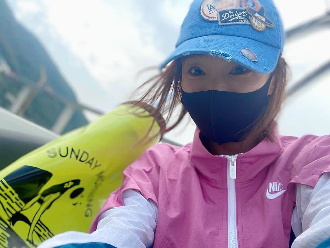 パク・ヒョジュのインスタグラム：「햇님이 살짝☀️」