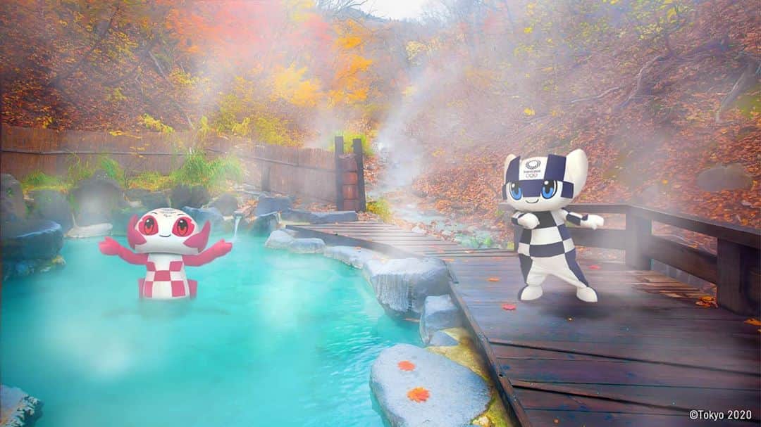 2020年東京オリンピックのインスタグラム：「Happy Onsen Day ♨️  Onsens are natural hot springs that are scattered across Japan. 🗾   The people of Japan and even the #Tokyo2020 mascots all enjoy a relaxing and refreshing trip to the onsen 🥰  @miraitowa @someity #UnitedByEmotion 🇯🇵🌏」