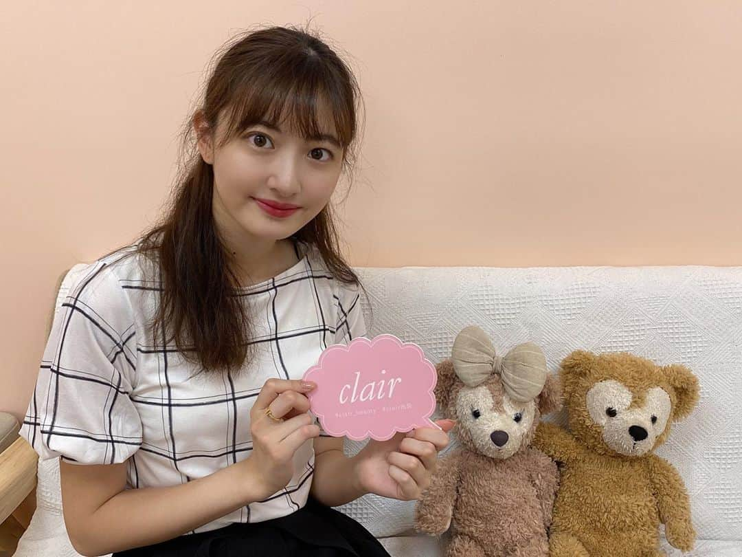 浅賀美咲のインスタグラム：「Clair池袋店さんでフェイシャルエステをして頂きました💫  【私の投稿を見た】で先着10名様にフェイシャルメニューを無料でやってもらえますよ💕   2枚目は施術中の私の動画です！😆  メニューは3枚目をチェックして下さい🙌 スベスベになって触りたくなるようなお肌になりますよ🤗　 是非お試し下さい！  詳細や予約方法も3枚目に載せた画像からチェックして下さい✨ 池袋、渋谷、立川にもあるので、お好きな店舗で体験できます❣️  Clairさんのインスタも美容情報が満載ですので、是非フォローしてくださいね〜🕺  #clair #cliarbeauty #clair_ikebukuro #bitsu_press #美通プレス #フェイシャル #ミスコン  #ミス成蹊　#ミス成蹊コンテスト　#ミス成蹊コンテスト2020 #ミスコンファイナリスト　#ミスコン2020 #フェイシャルエステ」