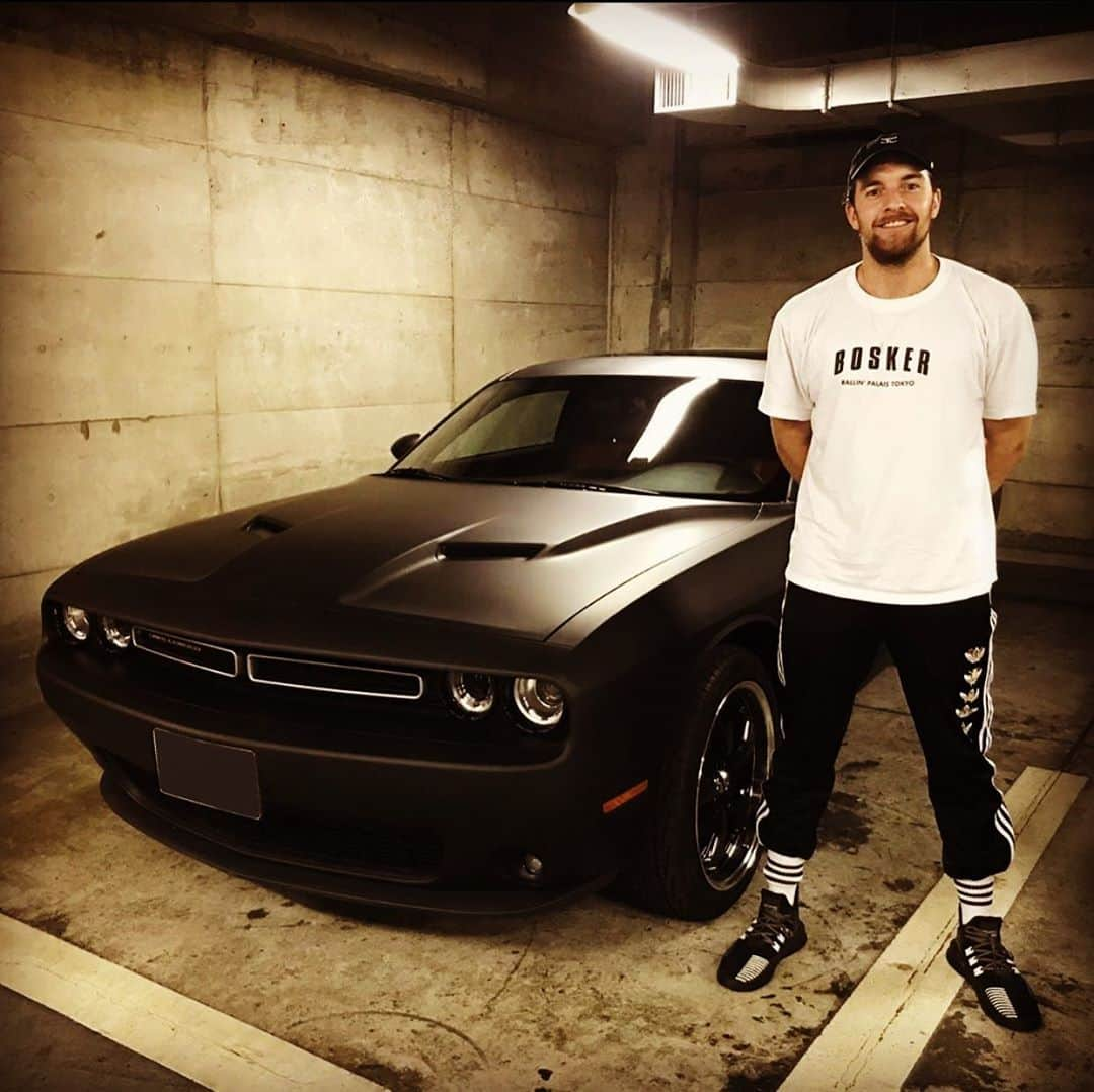 ザック・バランスキーさんのインスタグラム写真 - (ザック・バランスキーInstagram)「Can you name a better duo? #nameabetterduo #dodgechallenger #mybaby」9月9日 21時27分 - zackab10