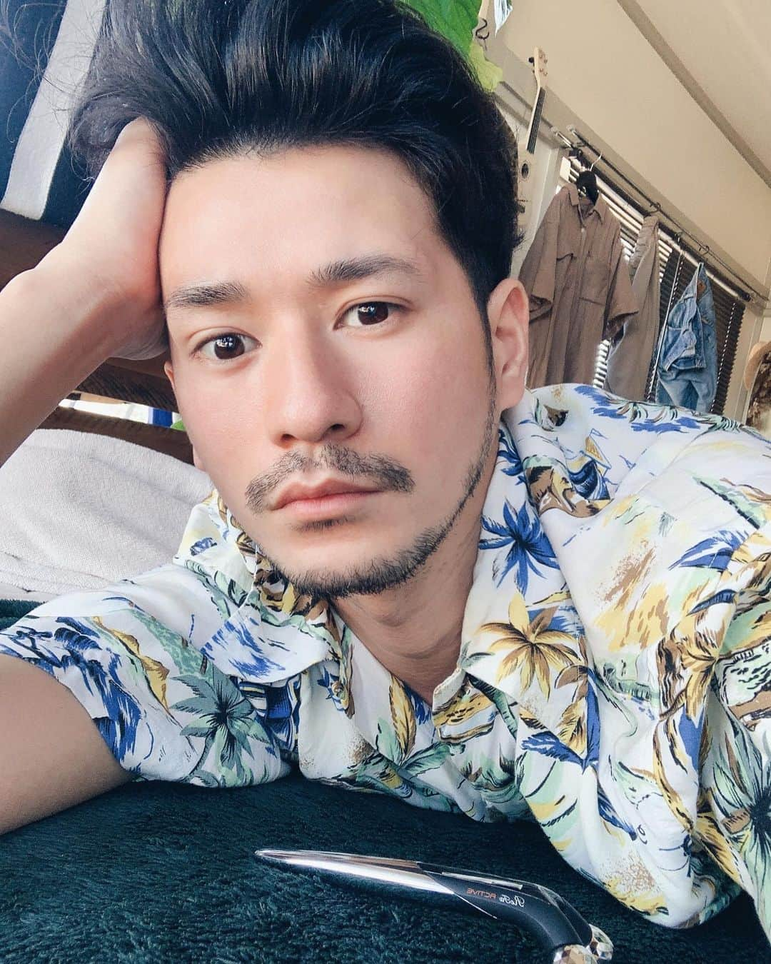 楠ダニエルさんのインスタグラム写真 - (楠ダニエルInstagram)「急遽お休みになったので﻿ 朝から掃除してリファしてお昼して😪﻿ ﻿ ﻿ ディズニープラスに﻿ 入会したのでひたすらディズニーを﻿ 観ております☺️﻿ ﻿ 今日はリロアンドスティッチの映画を﻿ 3本観たよ🌺🏄‍♂️﻿ ﻿ ﻿ 中々充実した1日でした。笑﻿ ﻿ ﻿ ﻿ #休日#急な#お休み#リファ﻿ #やる事だらけ#何もしない日#充実﻿ #モデルの休日#ぐーたら#映画鑑賞#リロ#アンド#スティッチ#ディズニー#お昼寝﻿ #ハマった#明日から#撮影#スタート#髭#無くなります#dayoff#model#holiday﻿」9月9日 21時35分 - danny.57