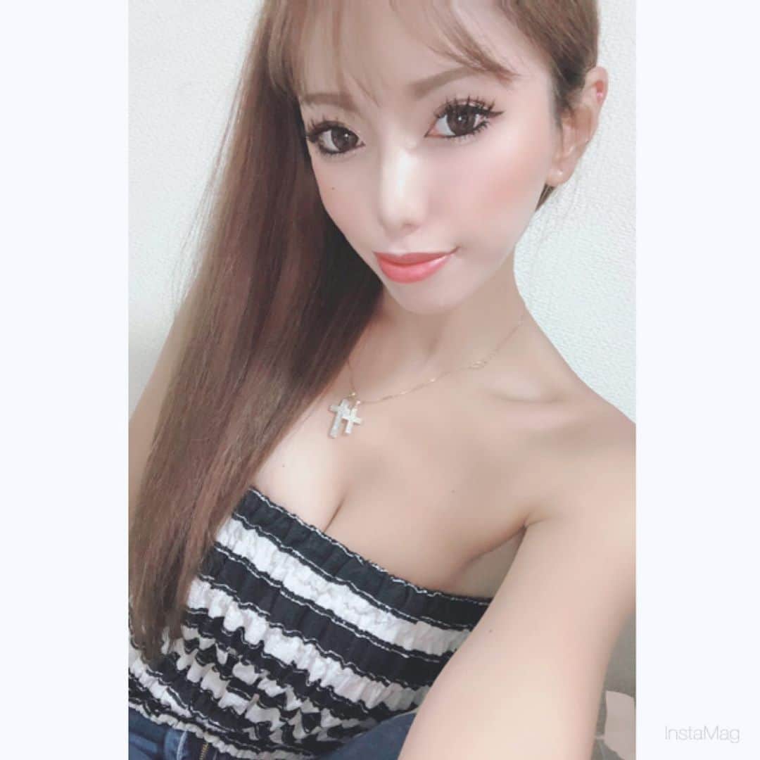 のインスタグラム：「今日は洗濯めちゃ回した😎 眠い中よく頑張った😂 とうとう顔の皮むけて ファンデノリがやばいけど みんな無視してねwwww  .  .  #千葉富士見キャバ嬢#千葉富士見町キャバ嬢#千葉富士見キャバクラ#arドレス#ジュエルズドレス#コロナに負けるな#コロナに負けるな日本#オンラインキャバクラ#千葉キャバクラ#ファッション好きな人と繋がりたい#ヘアメイク#お家スタイル#息してる？#followｍe4 #follow4like#followtrain」