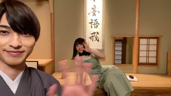 【公式】私たちはどうかしているのインスタグラム：「﻿ ‪#第5話この後すぐ‼️﻿ 最後のカウントダウンはこちら🌟‬﻿ ﻿ ‪#キーワードは蛍✨‬﻿ ‪#流星さん顔半分見せ率が高い件w‬﻿ ‪#今夜は胸キュン祭り💕‬﻿ ‪#からの‬﻿ ‪#衝撃の展開っ👀‬﻿ ‪#是非リアタイでっ🙌‬﻿ ‪#私たちはどうかしている‬﻿ ‪#わたどう‬﻿ ‪#浜辺美波‬﻿ ‪#横浜流星‬」