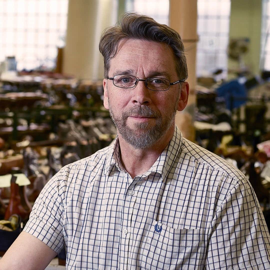 のインスタグラム：「The Voice of Workmanship - Bob Burnage. Our Finishing Room Supervisor, Bob Burnage, has been in shoemaking for over 30 years. What he doesn’t know about finishing fine English footwear isn’t worth knowing. . Click the link in our bio to read the article. . #crockettandjones #madetobeworn #workmanship #factory」