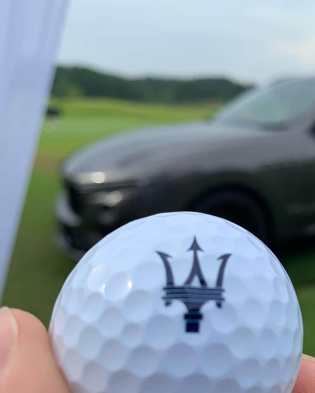 友永真也さんのインスタグラム写真 - (友永真也Instagram)「マセラティのゴルフコンペに行ってきました⛳️  ゴルフと車が好きでディーラー主催のオーナーゴルフコンペは必ず行くようにしていました🏎🏌️‍♂️  夫婦になって初めて参加するゴルフイベントだったのですが、これまで友人と参加していたゴルフコンペとは雰囲気が全然違いました！！  夫婦でゴルフイベントに参加する新婚生活も良いなと改めて感じました！  今後もおめぐと共に様々なペア大会等に挑戦していく！と1人で勝手に決めました😁  このご時世なので表彰式やミーティングは無しで、各自勝手にスタートして集まる事なく流れ解散なのが残念でした🙍‍♂️」9月9日 22時00分 - tomonaga_shinya