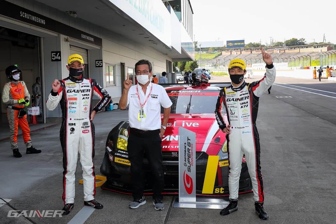 MOTUL Japanさんのインスタグラム写真 - (MOTUL JapanInstagram)「【今週末はSuper GT!!】 . 今週末はツインリンクもてぎで SUPER GT Round4が開催されます。 . 鈴鹿サーキットでのRound3ではGT500クラス・GT300クラス共にMotulがサポートするNISSAN GT-Rが制しました。 . 今回もどの様な展開を見せてくれるか楽しみ!! . 写真はRound3で優勝した平中克幸選手と安田裕信選手がドライブする11号車、GT300クラスでランキング首位のGAINER TANAX GT-R!!! .  @gainer.inc  #motul #motuljapan #gainer #gainertanaxgtr #平中克幸 選手 #安田裕信 選手 #nissangtr #gtr #r35 #r35gtr #r35gtrgt3 #35gtr #gtr35 #gtrr35  #ゲイナータナックス #ゲイナー #モチュール #高性能オイル #300V #nismo #gtrnation #r35nation #モータースポーツ好きな人と繋がりたい #レース好きな人と繋がりたい #gtr好きな人と繋がりたい #車好きな人と繋がりたい #クルマ好きな人と繋がりたい #poweredbymotul」9月9日 22時00分 - motuljapan