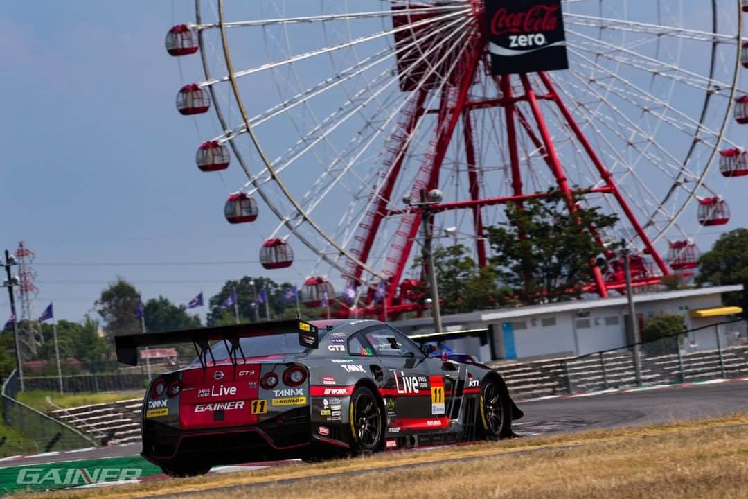 MOTUL Japanさんのインスタグラム写真 - (MOTUL JapanInstagram)「【今週末はSuper GT!!】 . 今週末はツインリンクもてぎで SUPER GT Round4が開催されます。 . 鈴鹿サーキットでのRound3ではGT500クラス・GT300クラス共にMotulがサポートするNISSAN GT-Rが制しました。 . 今回もどの様な展開を見せてくれるか楽しみ!! . 写真はRound3で優勝した平中克幸選手と安田裕信選手がドライブする11号車、GT300クラスでランキング首位のGAINER TANAX GT-R!!! .  @gainer.inc  #motul #motuljapan #gainer #gainertanaxgtr #平中克幸 選手 #安田裕信 選手 #nissangtr #gtr #r35 #r35gtr #r35gtrgt3 #35gtr #gtr35 #gtrr35  #ゲイナータナックス #ゲイナー #モチュール #高性能オイル #300V #nismo #gtrnation #r35nation #モータースポーツ好きな人と繋がりたい #レース好きな人と繋がりたい #gtr好きな人と繋がりたい #車好きな人と繋がりたい #クルマ好きな人と繋がりたい #poweredbymotul」9月9日 22時00分 - motuljapan