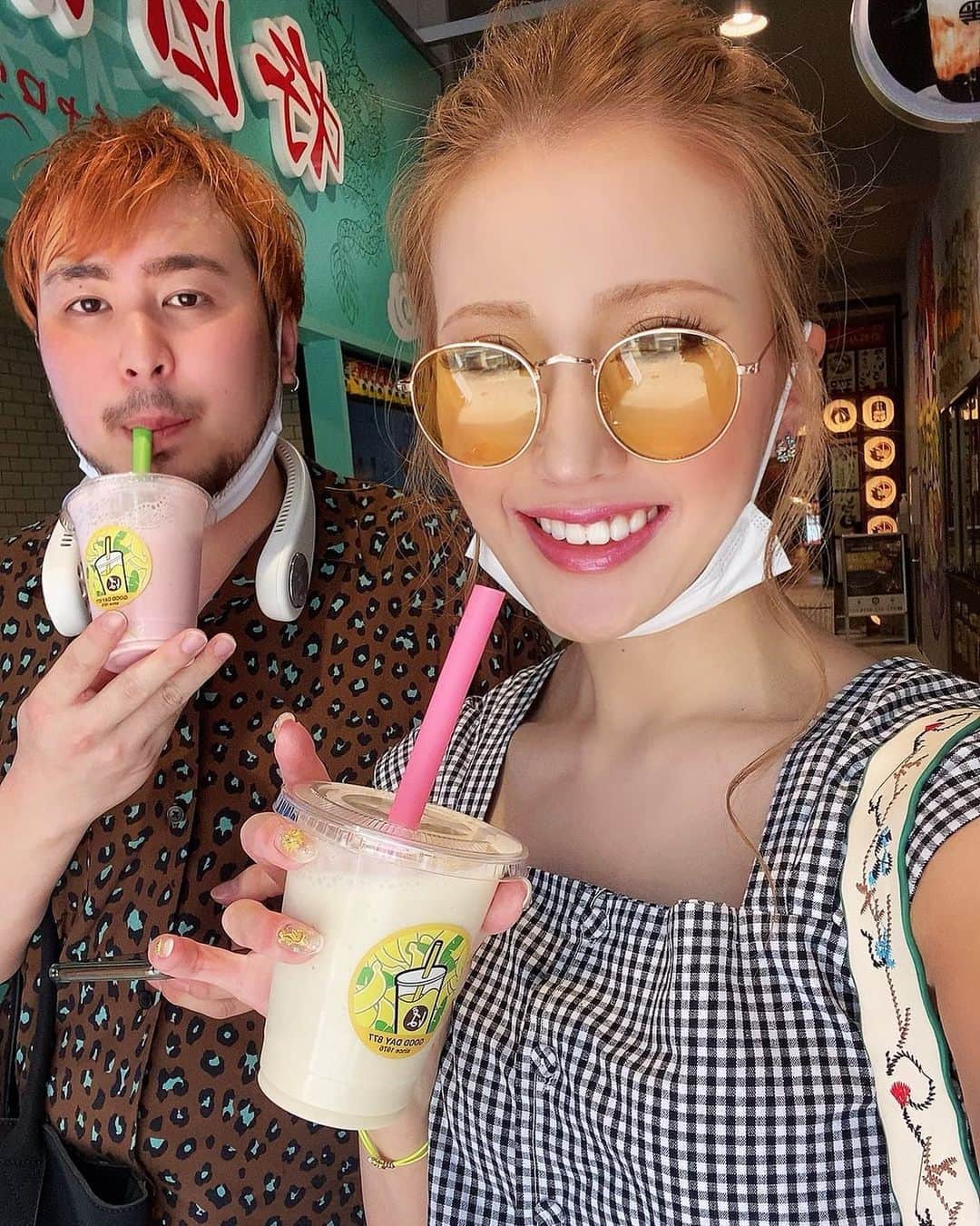 おなぎのインスタグラム：「おそぎスタグラム #2020夏の思い出 まだあった笑  おそぎちゃんとバナナジュース飲んだだけ🍌 最近YouTubeもほぼおそぎ回になりつつある笑  YouTube見てね  #自粛中の遊び #バナナジュース」