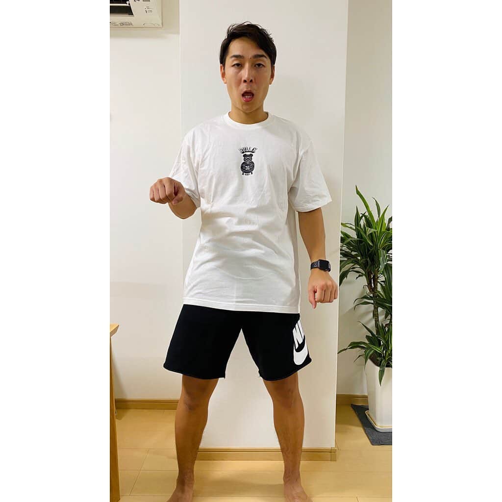 高畠佳介さんのインスタグラム写真 - (高畠佳介Instagram)「さーて！！！ みなさん！！ とうとう明日発売でございます！！ ということで、サイズ感も髙畠モデルで表してます！！  僕は183cmで白・ベージュ・水色がXLとなってます！そして、ピンク色がXXLです！！僕と身長が同じくらいの男性で、オーバーサイズで着たい方はXLでいいと思います！タイトめならLですね！  そして、 女性の方のためにも、うちの髙畠奥さんモデルで表してます！ 奥さんは171cmでベージュのMを着用してます！ オーバーサイズがいい方はMでいいと思います(^^)  また、僕の知人達がタイトめがいいということでSサイズもオッケーになりました！  なので、今回は　S.M.L.XL.XXLの5展開で受注販売させてもらいます！！ Sサイズもできたので、自分にあったサイズをゲットしていっーぱいいっーぱい買ってください♪そしてそして、たくさん応援してください(o^^o)！  注文は　@tipoff_tsuru さんのプロフィールページにある　yahooショッピングより明日から購入可能です！  もし、サイズ感などでご相談ありましたら　@ksym_dsnlab さんにメッセージで問い合わせしていただければ良いかと思いますので、そちらの方もよろしくお願いします！！  それでは長々なりましたが、たくさんの方がこのTシャツを着ていただけることを願ってます！！  @ksym_dsnlab  @tipoff_tsuru  @bataacorn  #オリジナルtシャツ  #bulldog」9月9日 22時12分 - bataacorn
