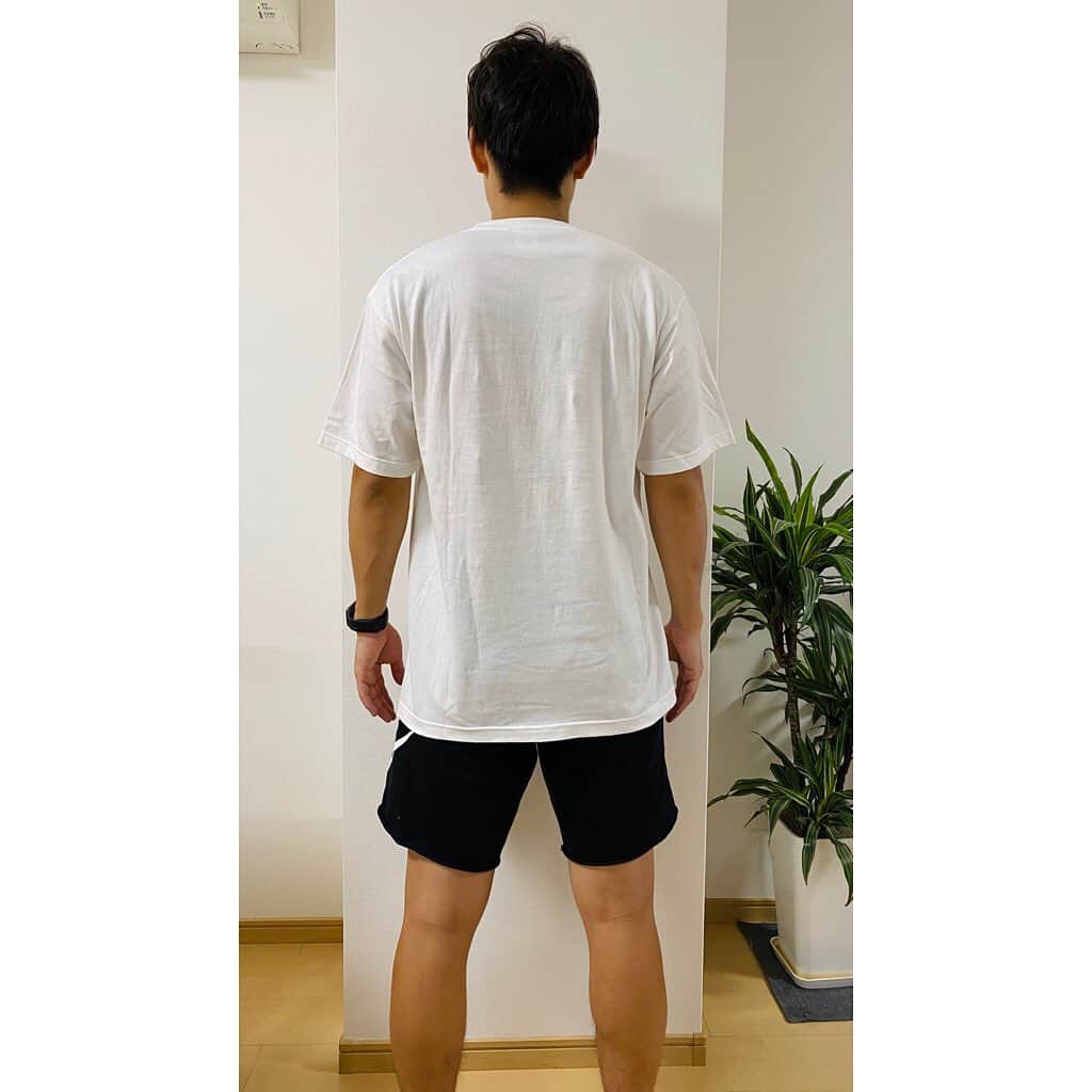 高畠佳介さんのインスタグラム写真 - (高畠佳介Instagram)「さーて！！！ みなさん！！ とうとう明日発売でございます！！ ということで、サイズ感も髙畠モデルで表してます！！  僕は183cmで白・ベージュ・水色がXLとなってます！そして、ピンク色がXXLです！！僕と身長が同じくらいの男性で、オーバーサイズで着たい方はXLでいいと思います！タイトめならLですね！  そして、 女性の方のためにも、うちの髙畠奥さんモデルで表してます！ 奥さんは171cmでベージュのMを着用してます！ オーバーサイズがいい方はMでいいと思います(^^)  また、僕の知人達がタイトめがいいということでSサイズもオッケーになりました！  なので、今回は　S.M.L.XL.XXLの5展開で受注販売させてもらいます！！ Sサイズもできたので、自分にあったサイズをゲットしていっーぱいいっーぱい買ってください♪そしてそして、たくさん応援してください(o^^o)！  注文は　@tipoff_tsuru さんのプロフィールページにある　yahooショッピングより明日から購入可能です！  もし、サイズ感などでご相談ありましたら　@ksym_dsnlab さんにメッセージで問い合わせしていただければ良いかと思いますので、そちらの方もよろしくお願いします！！  それでは長々なりましたが、たくさんの方がこのTシャツを着ていただけることを願ってます！！  @ksym_dsnlab  @tipoff_tsuru  @bataacorn  #オリジナルtシャツ  #bulldog」9月9日 22時12分 - bataacorn