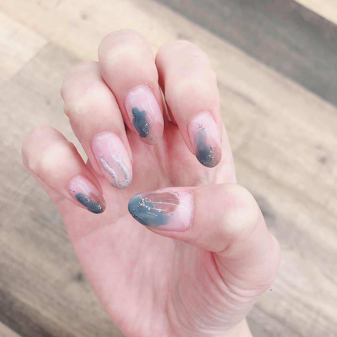 aya onoのインスタグラム：「nail💅 @plaisir_miho   やっとみほこ先生ところ行けたよ💓 先生のところから帰る時は毎回かなりテンション高め！ 指って自分でも頻繁に見える部分だからこそ、こだわっていたい☺️  #ぬりかけネイル#塗りかけネイル#ネイル#トレンドネイル#秋ネイル#ネイルデザイン#岐阜ネイル#関ネイル#ミス岐阜#ミスジャパン岐阜」