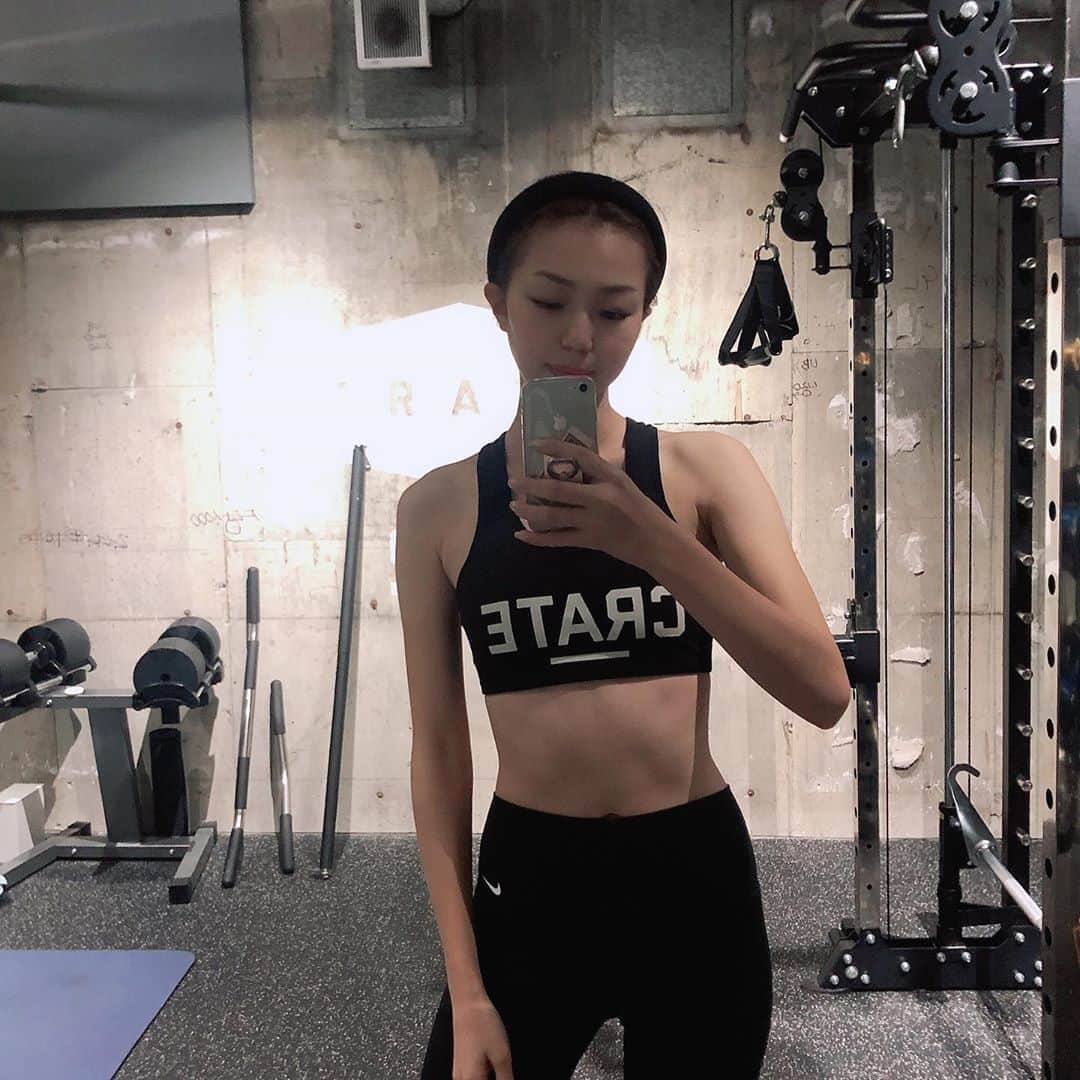美舞さんのインスタグラム写真 - (美舞Instagram)「. . 三週間サボったら、 体脂肪率増えたよ 🙋‍♀️🙋‍♀️🙋‍♀️🗯 継続は力なり。また頑張る！！！！ 皆さんトレーニング頑張ってますか？✌︎ . #トレーニング #モチベーション #どこ #慣れてきた #習慣化 #やっほーーーい #fukuoka」9月9日 22時37分 - mibuki__.39