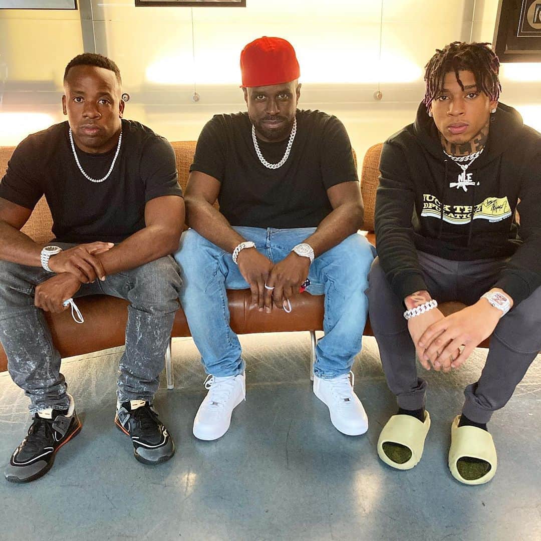 ファンクマスター・フレックスのインスタグラム：「I was home bored a few months back and @whartonberg gave me an idea... been recording, traveling and filming several sessions... and having a wonderful time... @yogotti x @nlechoppamusic WHO ELSE WOULD U LIKE TO SEE ME PUT ON THIS PROJECT?」