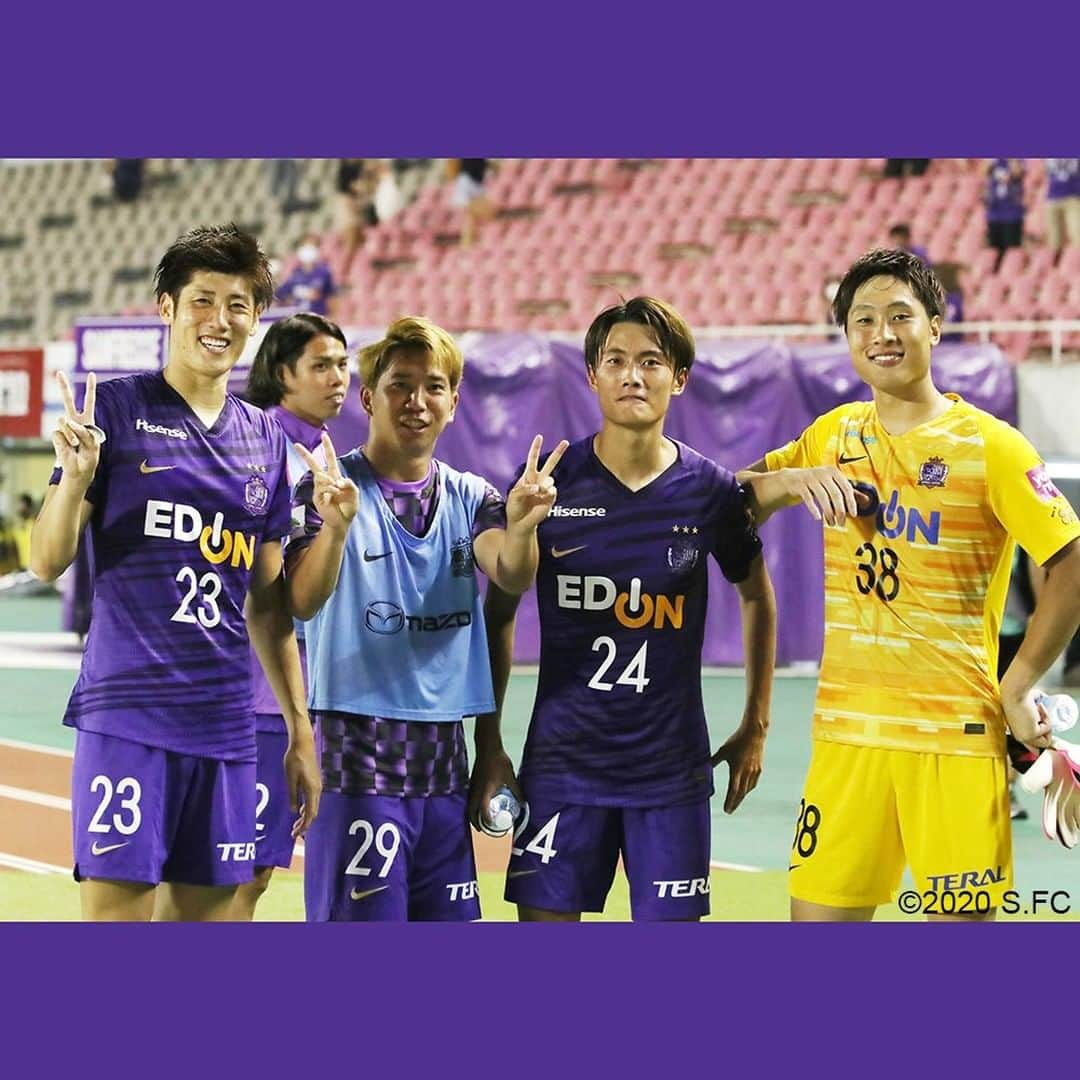 サンフレッチェ広島さんのインスタグラム写真 - (サンフレッチェ広島Instagram)「. ⚽️明治安田生命J1リーグ第15節　試合結果⚽️ サンフレッチェ広島　4-1　清水エスパルス 前半：1-0 後半：3-1 【得点者（広島のみ）】エゼキエウ、ドウグラス・ヴィエイラ、レアンドロ・ペレイラ、柏好文  エゼキエウ選手の初ゴールを皮切りに、ゴールラッシュ✨ 今季最多の4得点で、2連勝を飾りました🙌  平日ナイトゲームながらも、応援ありがとうございました🙇  #エゼキエウ 選手 #井林章 選手 #柴﨑晃誠 選手 #佐々木翔 選手 #東俊希 選手 #ドウグラスヴィエイラ 選手 #レアンドロペレイラ 選手 #柏好文 選手 #sanfrecce #積攻」9月9日 22時54分 - sanfrecce.official