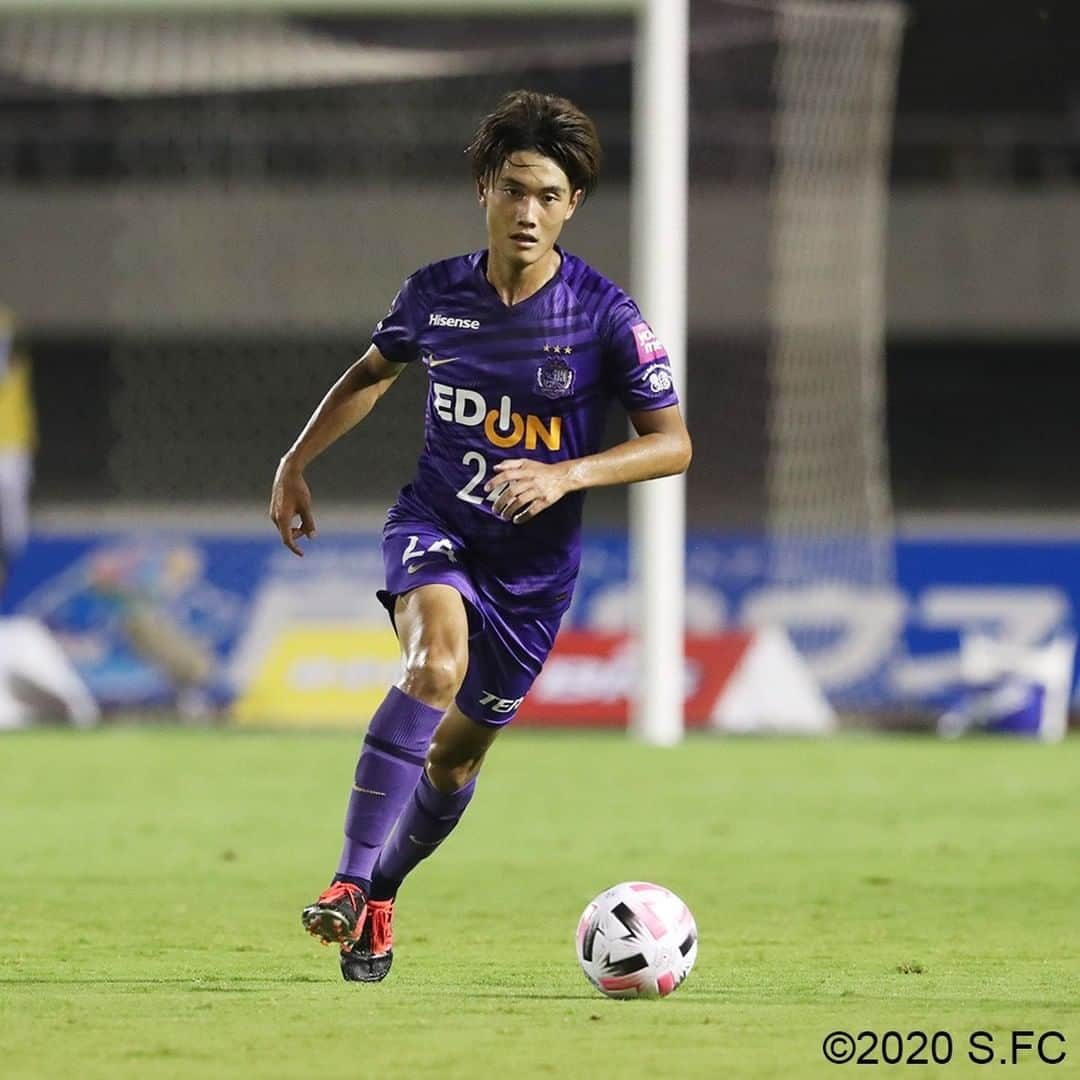 サンフレッチェ広島さんのインスタグラム写真 - (サンフレッチェ広島Instagram)「. ⚽️明治安田生命J1リーグ第15節　試合結果⚽️ サンフレッチェ広島　4-1　清水エスパルス 前半：1-0 後半：3-1 【得点者（広島のみ）】エゼキエウ、ドウグラス・ヴィエイラ、レアンドロ・ペレイラ、柏好文  エゼキエウ選手の初ゴールを皮切りに、ゴールラッシュ✨ 今季最多の4得点で、2連勝を飾りました🙌  平日ナイトゲームながらも、応援ありがとうございました🙇  #エゼキエウ 選手 #井林章 選手 #柴﨑晃誠 選手 #佐々木翔 選手 #東俊希 選手 #ドウグラスヴィエイラ 選手 #レアンドロペレイラ 選手 #柏好文 選手 #sanfrecce #積攻」9月9日 22時54分 - sanfrecce.official