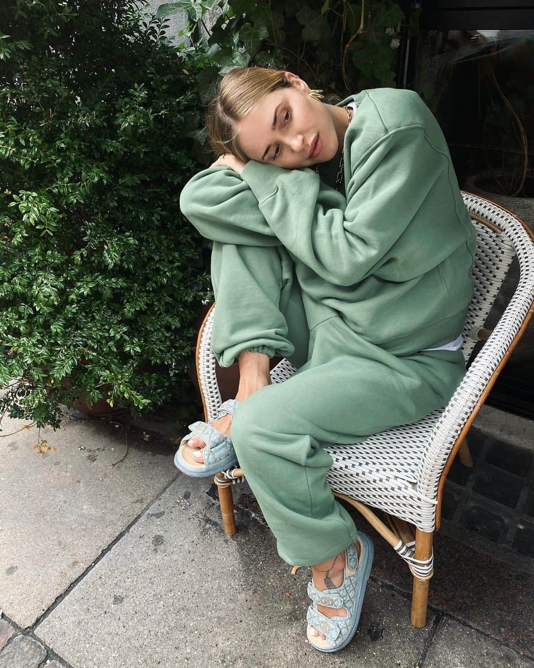 ペニーレ・タイスベックのインスタグラム：「Mood💚」
