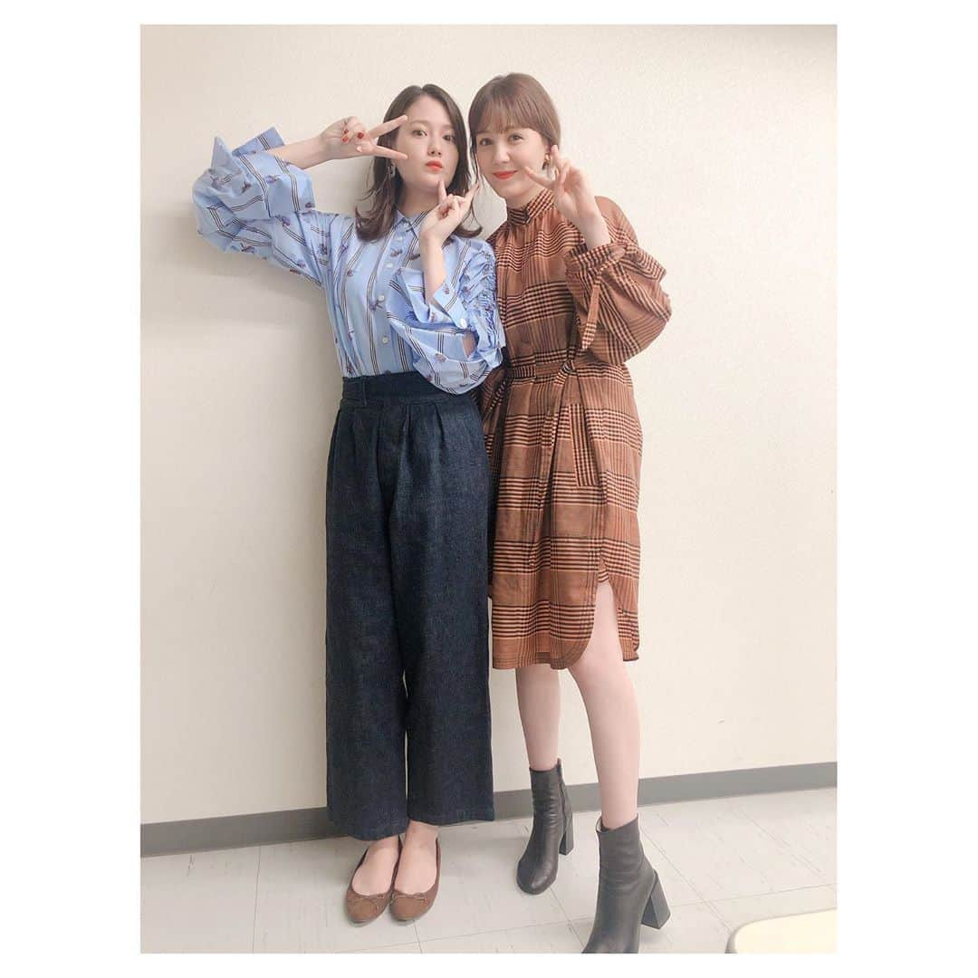 トリンドル玲奈さんのインスタグラム写真 - (トリンドル玲奈Instagram)「明日9月10日(木) よる7時〜放送の 「プレバト!」に姉妹で出演させていただきます^ ^  母が大好きな番組で、 夏井先生のファンなので、 出演できて嬉しかったです!  ぜひご覧ください✨  玲奈衣装 ワンピース　@christianwijnants   瑠奈衣装 ブラウス　@inprocess_tokyo  デニム　@brassband_official  イヤリング　@goldy_jp」9月9日 23時12分 - toritori0123