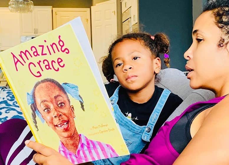 ロックモンド・ダンバーのインスタグラム：「Posted @withregram • @mrs_maya_dunbar This week we continue to enjoy some great books (Amazing Grace is photographed here). Recently we wrapped up Kandinsky's art and have graduated to Steichen, beginning with his Composition de Tournesol (sunflower) which Berkeley did her own interpretation of while learning that shapes put together can make other shapes. Pharaoh is having great fun working on his hand/eye coordination while working his number board while Czar continues to enjoy all of the different ways there are to master his numbers. It's a short week for us but a fun, knowledge filled one nonetheless. Regardless of which way you're choosing to school your children, I hope everyone is finding peace and rhythm to this new normal...for your own mental well being and the kiddos! ❤️ #blackhomeschoolers #blackhomeschooling #blackhomeschoolfamily #art #momof4 #homeschool #blackfamilies #blackpride #blackpower #blacklove」
