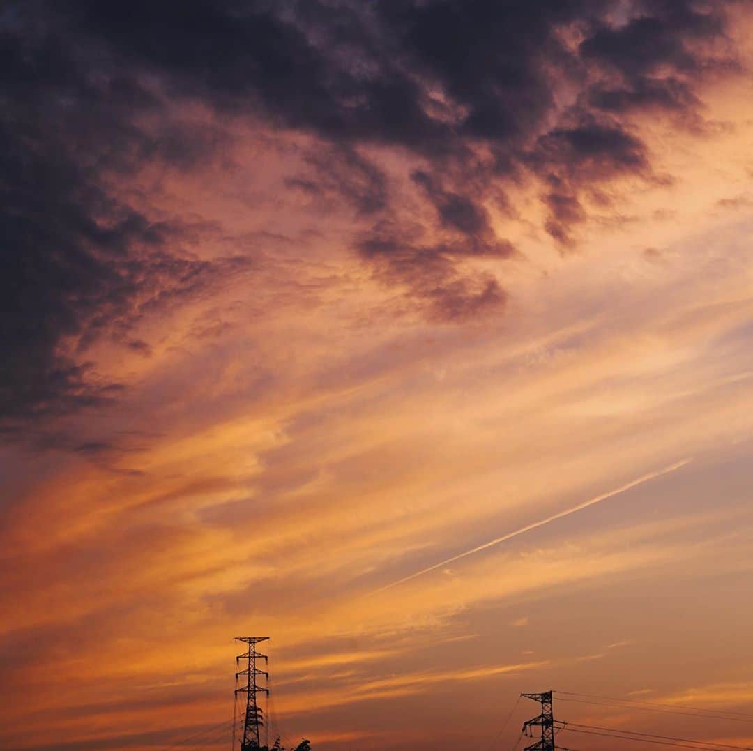 Ryosuke Sugayaのインスタグラム：「空が息をしてる  #空　#写真」