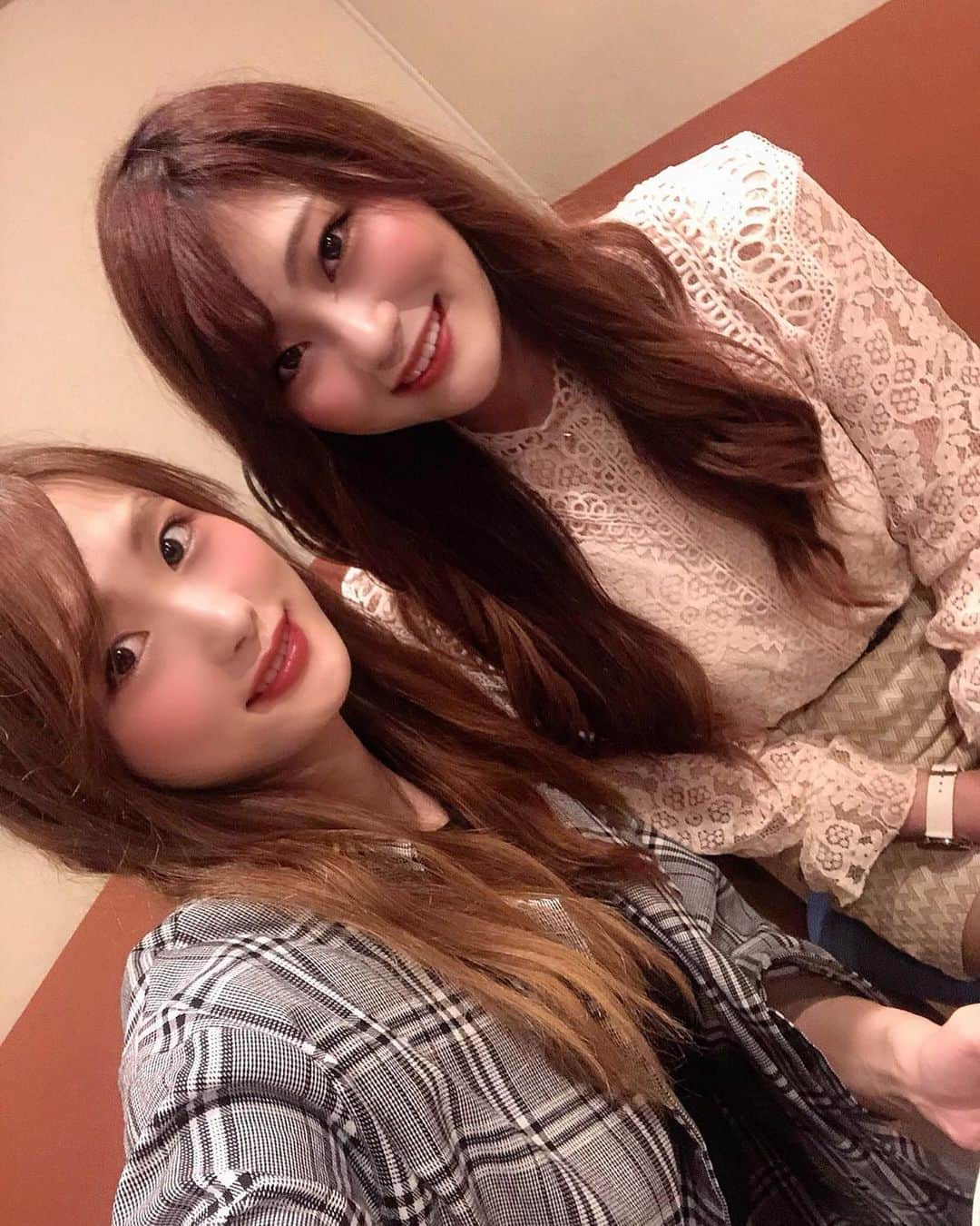 さやかさんのインスタグラム写真 - (さやかInstagram)「2人で幸せご飯〜わーい🙌 プレゼント💐🎁もお花も、本当ありがとございます♡ 🐼いつもありがとうございます♥️皆様イチナナLIVEアプリダウンロード無料です💓さやか０９０４🍉検索🍉‼️出てきます🌈♥️毎朝5時55分から6時半までLIVE配信中🐼🐼毎朝待ってます🥂👗💓🌈🙌あっちゃん♥️Ask♥️も時間帯をずらしてエランドール後イチナナLIVE配信中💁🏼‍♀️こちらも盛り上がってるので是非来てください💕🎉♣️🌈🤍エランドール🎷ＰＭ8:00-ＡＭ1:00です🚨エランドールにも是非遊びに来てください〜✌️🐰💕🌻 #帯広エランドール #帯広E'lan d'or#帯広ラウンジ #帯広スナック#帯広snack #帯広 #十勝帯広 #帯広飲み屋 #帯広写真 #帯広ローヤルプラザビル #北海道 #帯広可愛い #帯広ホステス #帯広飲み放題 #帯広アルバイト募集#帯広アルバイト#帯広求人 #帯広おすすめ #帯広女の子#帯広バイト募集 #帯広オシャレ#帯広グルメ#帯広看板娘#帯広ダンス#帯広オフィスK#帯広祭り#帯広コスプレ#帯広イベント#帯広ターゲット」9月10日 8時43分 - sa0904ya