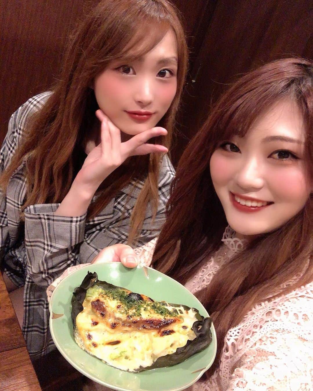 さやかさんのインスタグラム写真 - (さやかInstagram)「2人で幸せご飯〜わーい🙌 プレゼント💐🎁もお花も、本当ありがとございます♡ 🐼いつもありがとうございます♥️皆様イチナナLIVEアプリダウンロード無料です💓さやか０９０４🍉検索🍉‼️出てきます🌈♥️毎朝5時55分から6時半までLIVE配信中🐼🐼毎朝待ってます🥂👗💓🌈🙌あっちゃん♥️Ask♥️も時間帯をずらしてエランドール後イチナナLIVE配信中💁🏼‍♀️こちらも盛り上がってるので是非来てください💕🎉♣️🌈🤍エランドール🎷ＰＭ8:00-ＡＭ1:00です🚨エランドールにも是非遊びに来てください〜✌️🐰💕🌻 #帯広エランドール #帯広E'lan d'or#帯広ラウンジ #帯広スナック#帯広snack #帯広 #十勝帯広 #帯広飲み屋 #帯広写真 #帯広ローヤルプラザビル #北海道 #帯広可愛い #帯広ホステス #帯広飲み放題 #帯広アルバイト募集#帯広アルバイト#帯広求人 #帯広おすすめ #帯広女の子#帯広バイト募集 #帯広オシャレ#帯広グルメ#帯広看板娘#帯広ダンス#帯広オフィスK#帯広祭り#帯広コスプレ#帯広イベント#帯広ターゲット」9月10日 8時43分 - sa0904ya