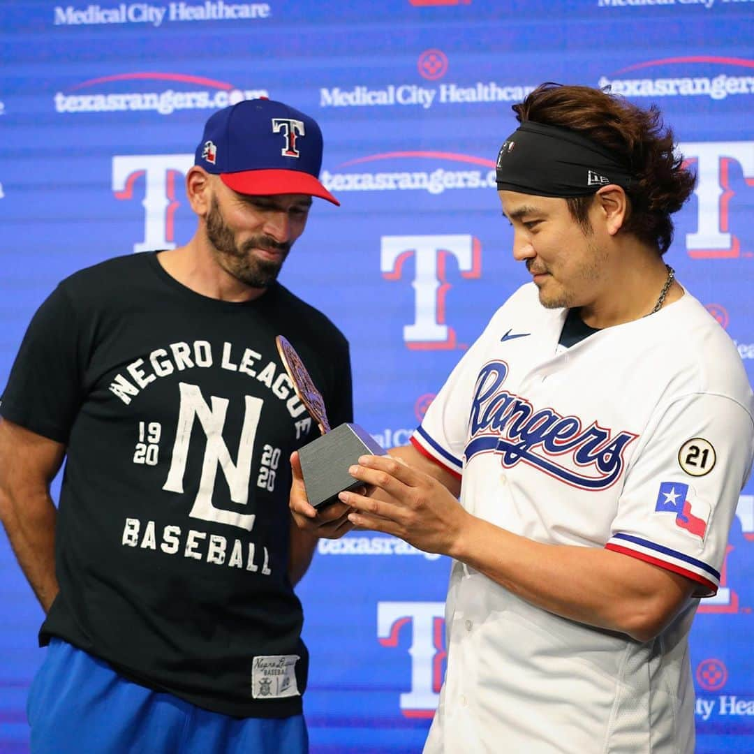 テキサス・レンジャーズさんのインスタグラム写真 - (テキサス・レンジャーズInstagram)「Put your 👏 together for our 2020 Roberto Clemente Award Nominee!」9月10日 8時47分 - rangers