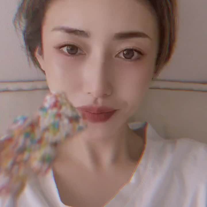 &mのインスタグラム：「母のスナックタイム🥳」